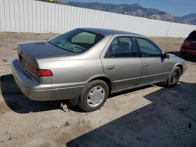 Photo 2 VIN: 4T1BG22K9XU528343 - TOYOTA CAMRY CE 