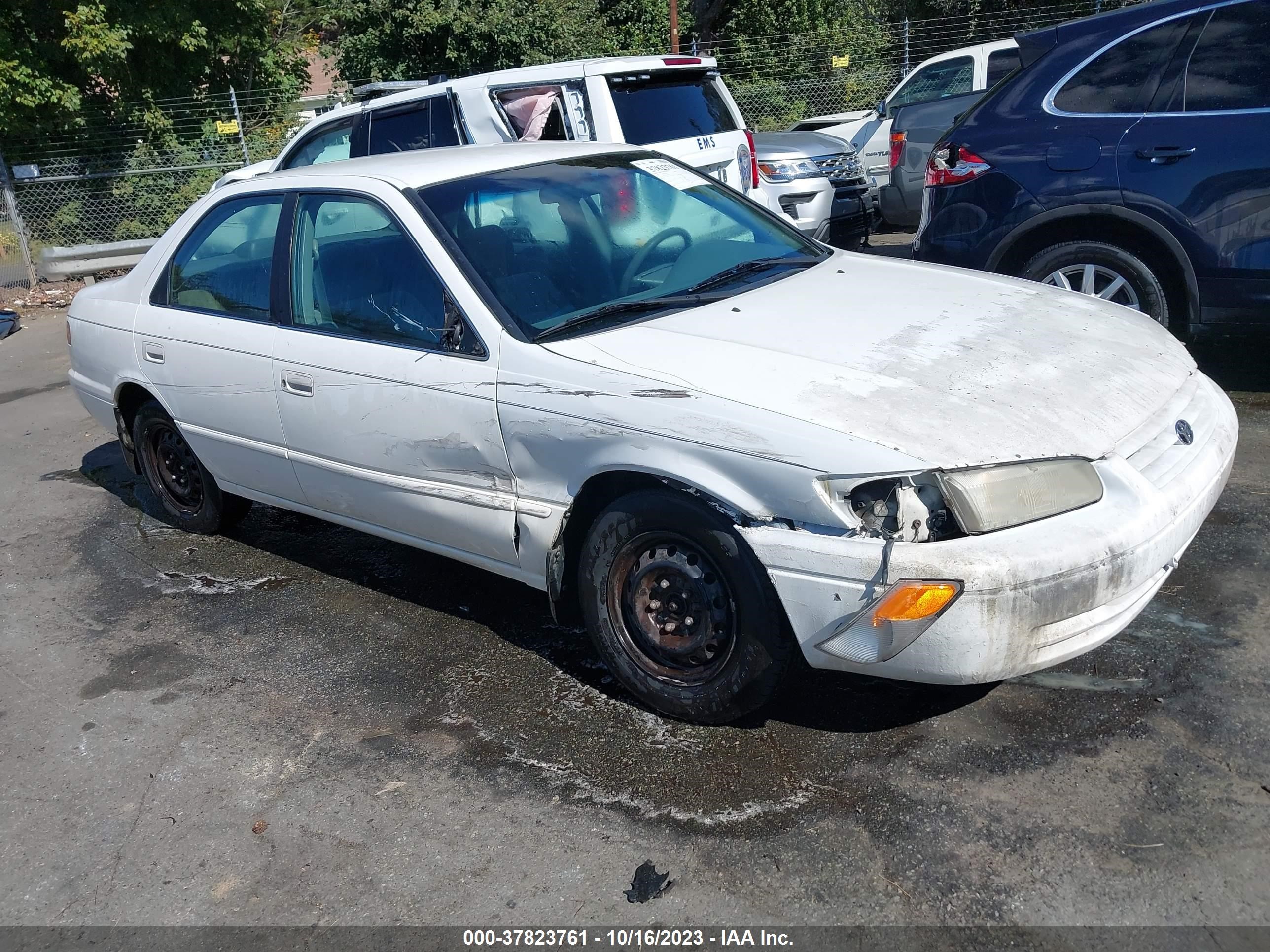 Photo 0 VIN: 4T1BG22K9XU570009 - TOYOTA CAMRY 