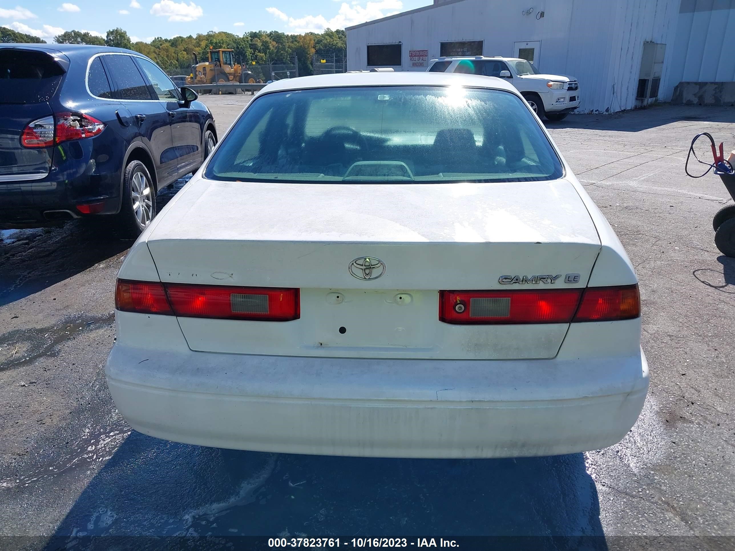 Photo 15 VIN: 4T1BG22K9XU570009 - TOYOTA CAMRY 