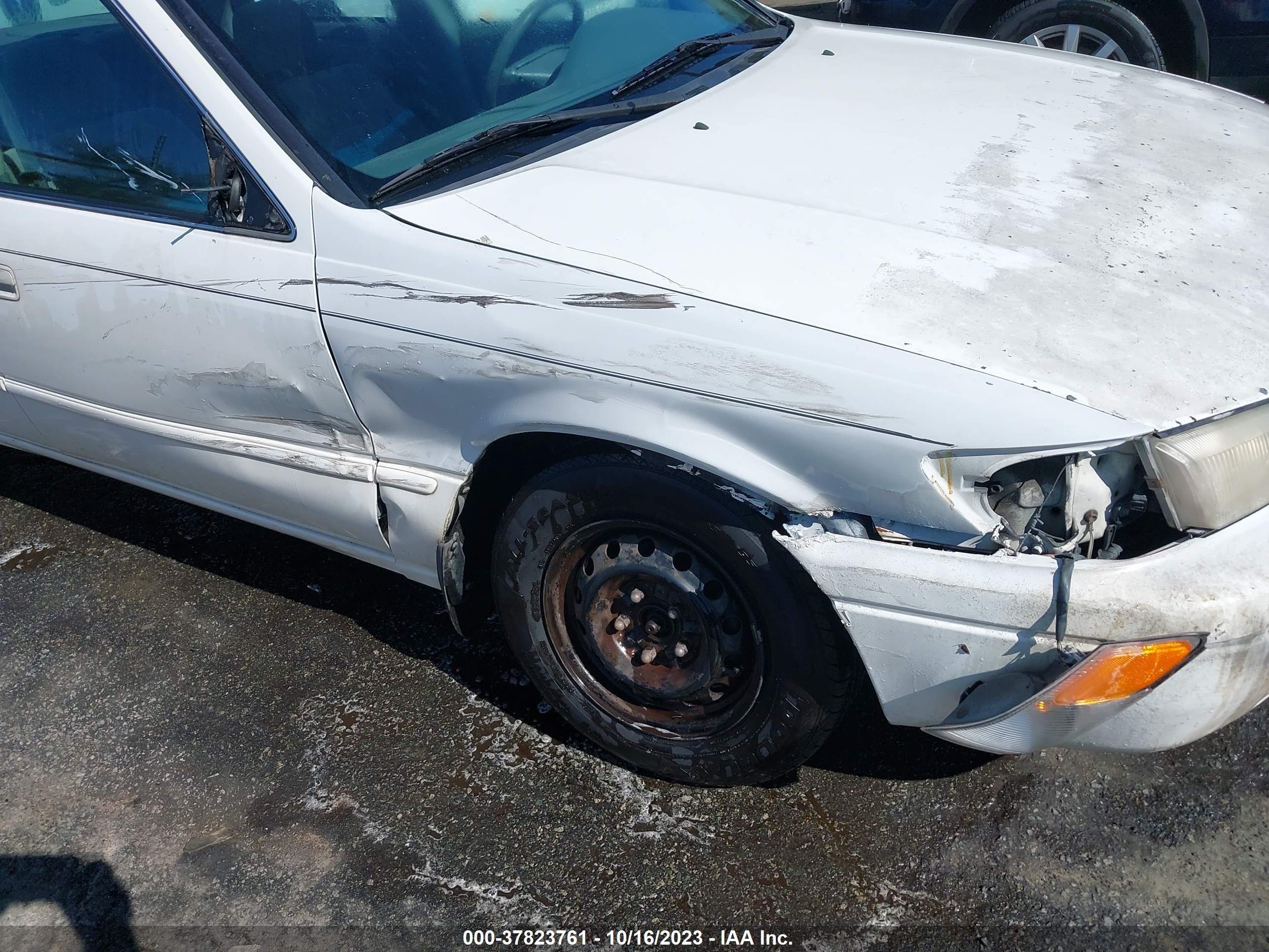 Photo 5 VIN: 4T1BG22K9XU570009 - TOYOTA CAMRY 