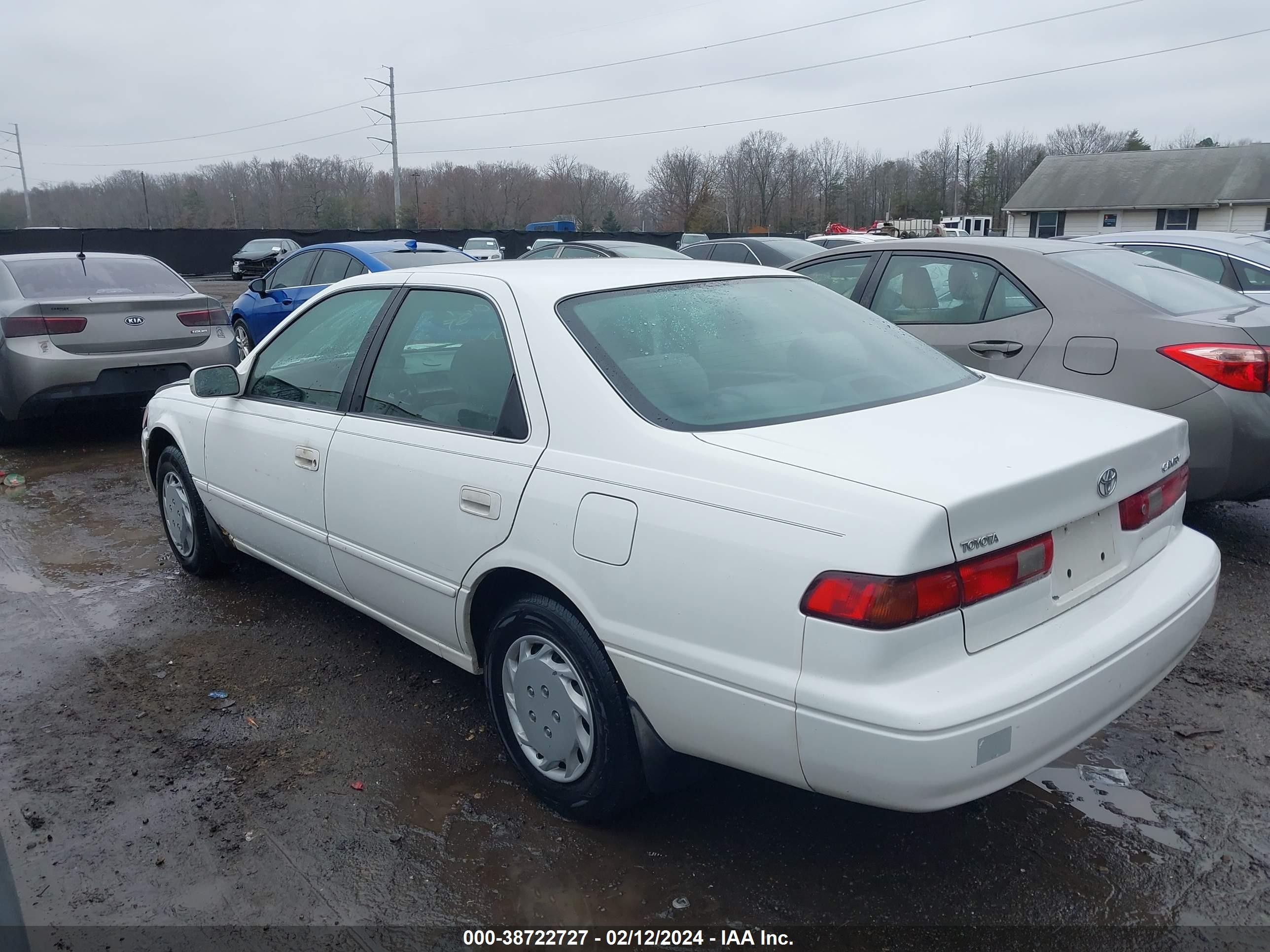 Photo 2 VIN: 4T1BG22K9XU589210 - TOYOTA CAMRY 