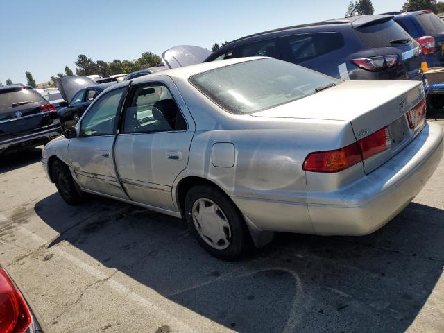 Photo 1 VIN: 4T1BG22K9YU635040 - TOYOTA CAMRY 