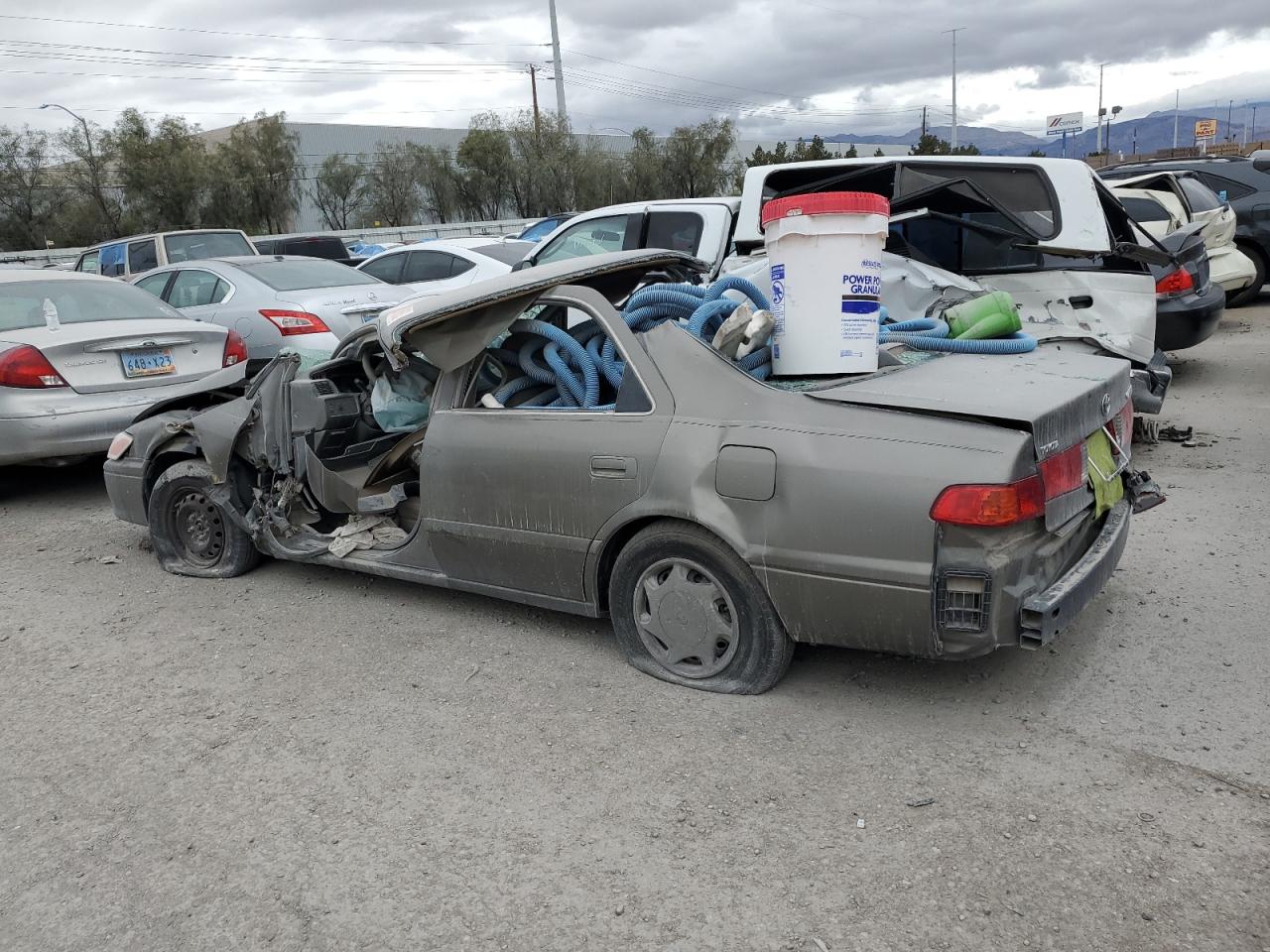 Photo 1 VIN: 4T1BG22K9YU715227 - TOYOTA CAMRY 