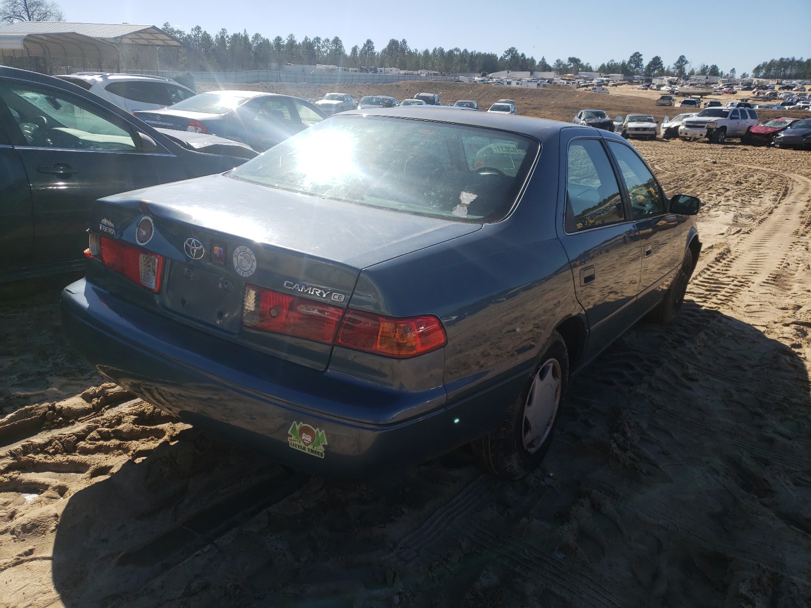 Photo 3 VIN: 4T1BG22K9YU755629 - TOYOTA CAMRY CE 