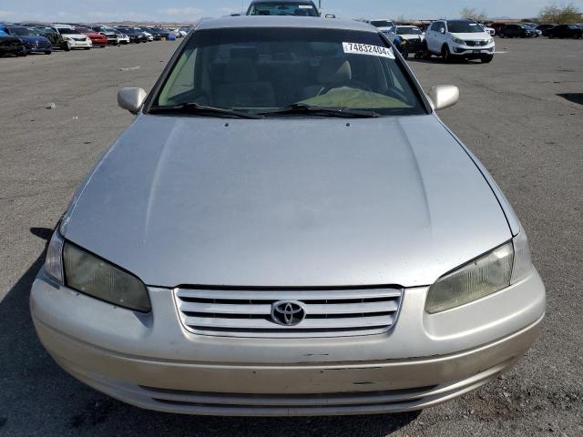 Photo 4 VIN: 4T1BG22KXVU001621 - TOYOTA CAMRY CE 