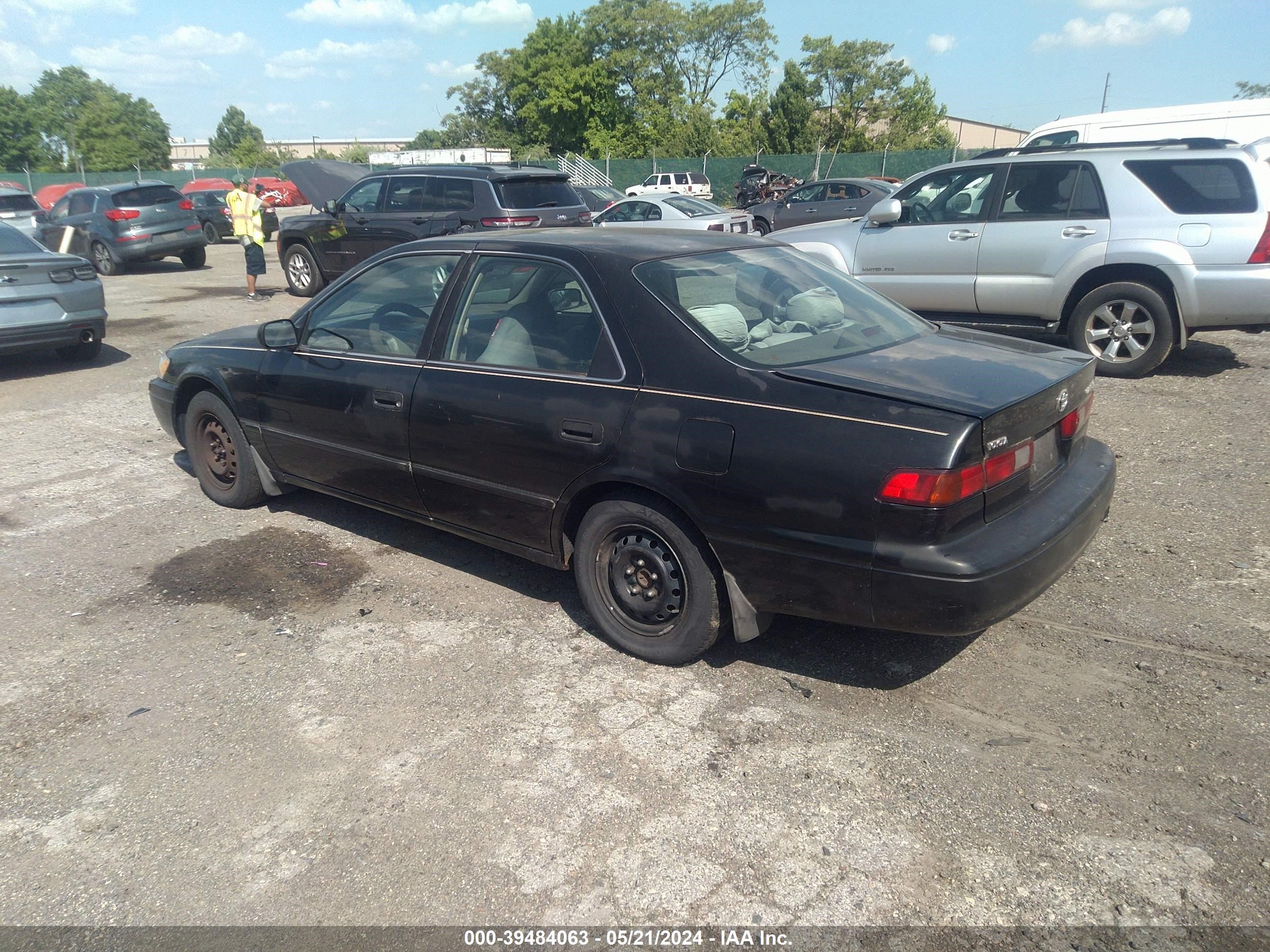 Photo 2 VIN: 4T1BG22KXWU253435 - TOYOTA CAMRY 