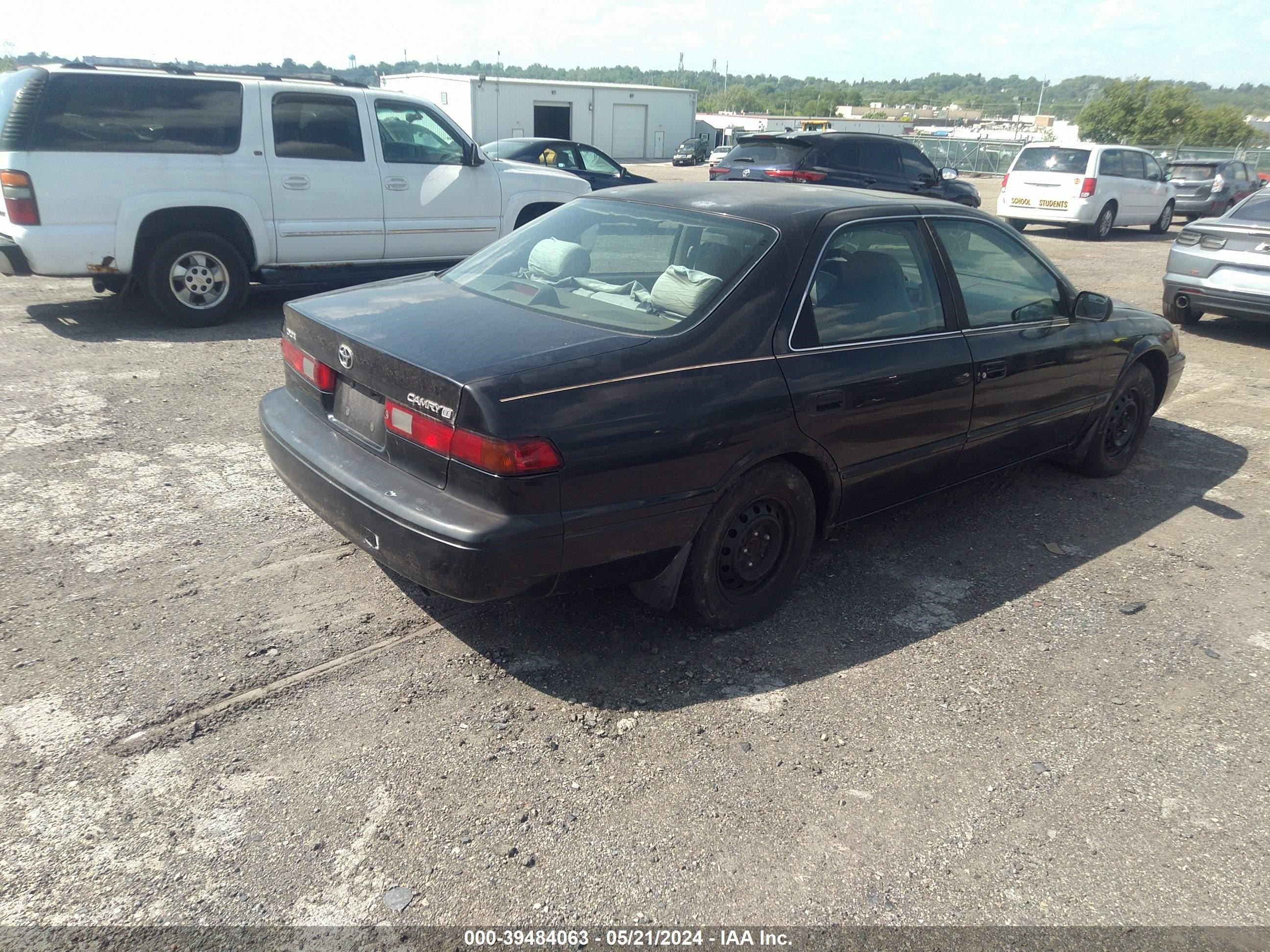 Photo 3 VIN: 4T1BG22KXWU253435 - TOYOTA CAMRY 