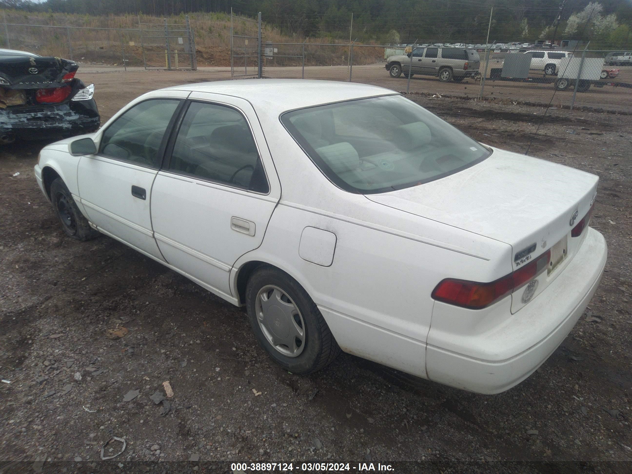 Photo 2 VIN: 4T1BG22KXWU859754 - TOYOTA CAMRY 