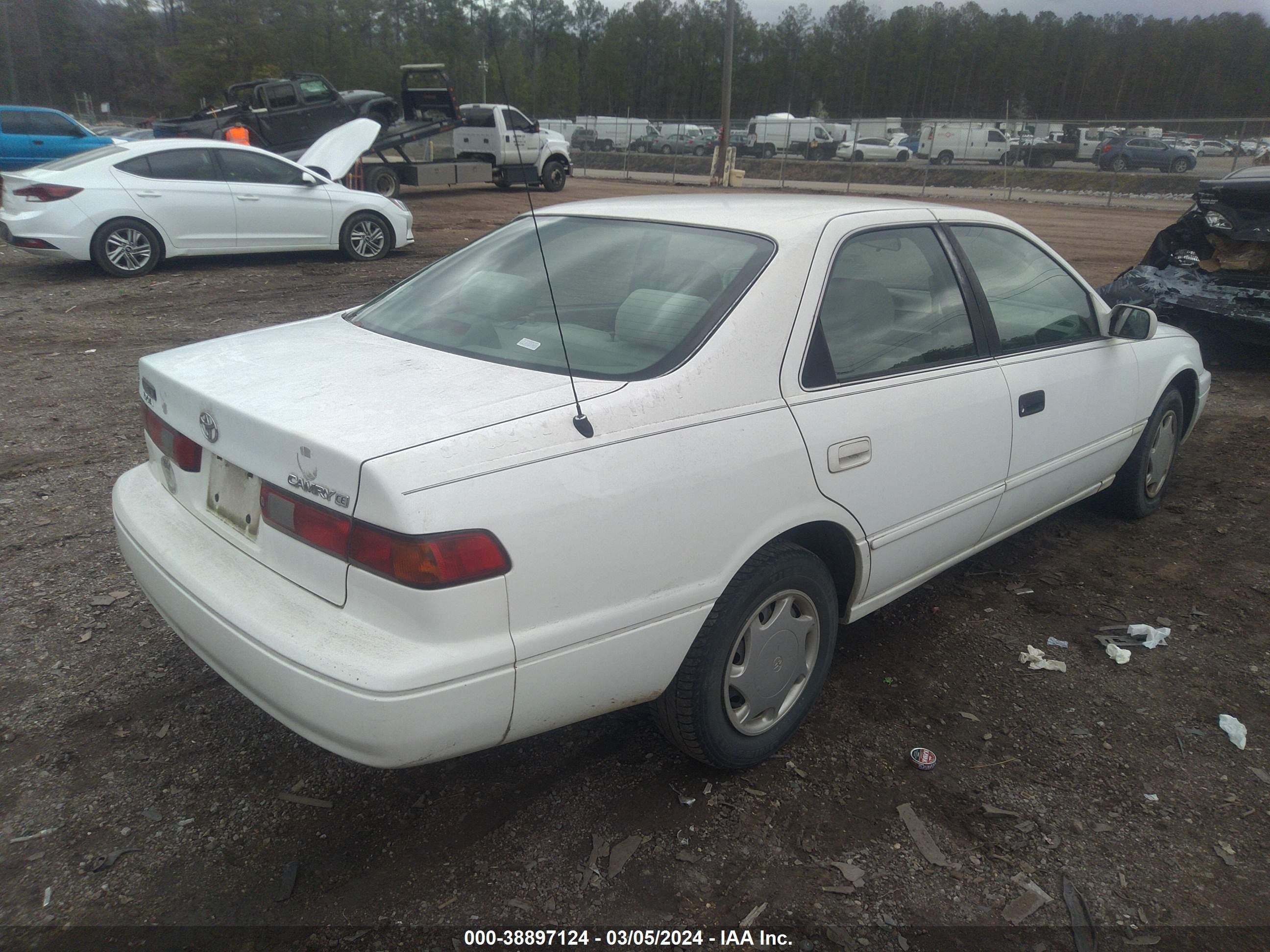 Photo 3 VIN: 4T1BG22KXWU859754 - TOYOTA CAMRY 