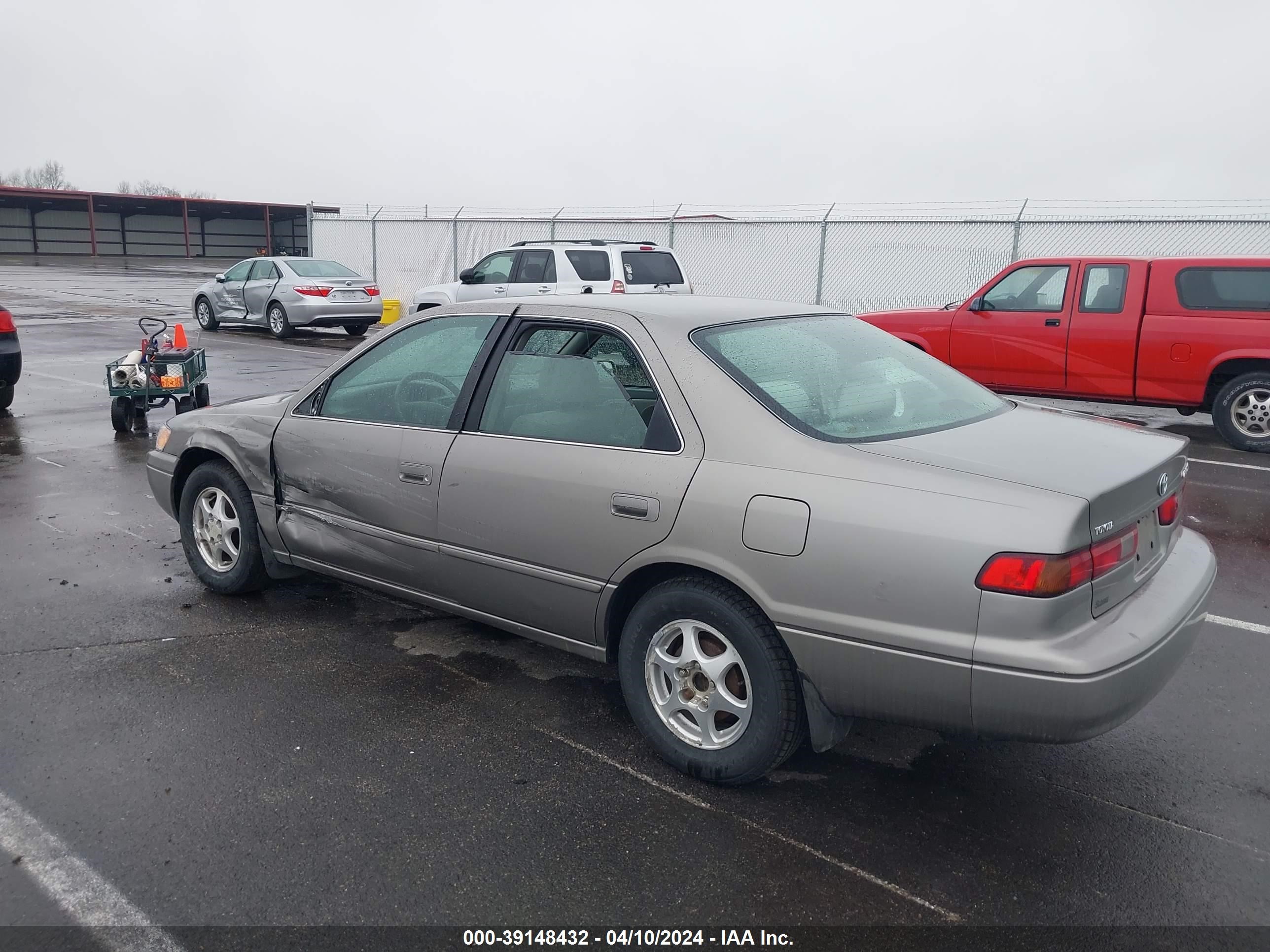 Photo 2 VIN: 4T1BG22KXXU489536 - TOYOTA CAMRY 