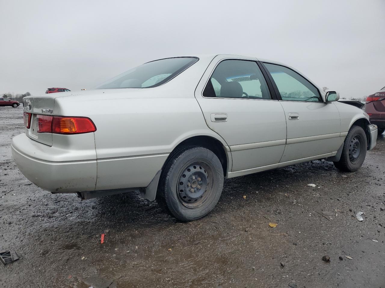 Photo 2 VIN: 4T1BG22KXYU002627 - TOYOTA CAMRY 