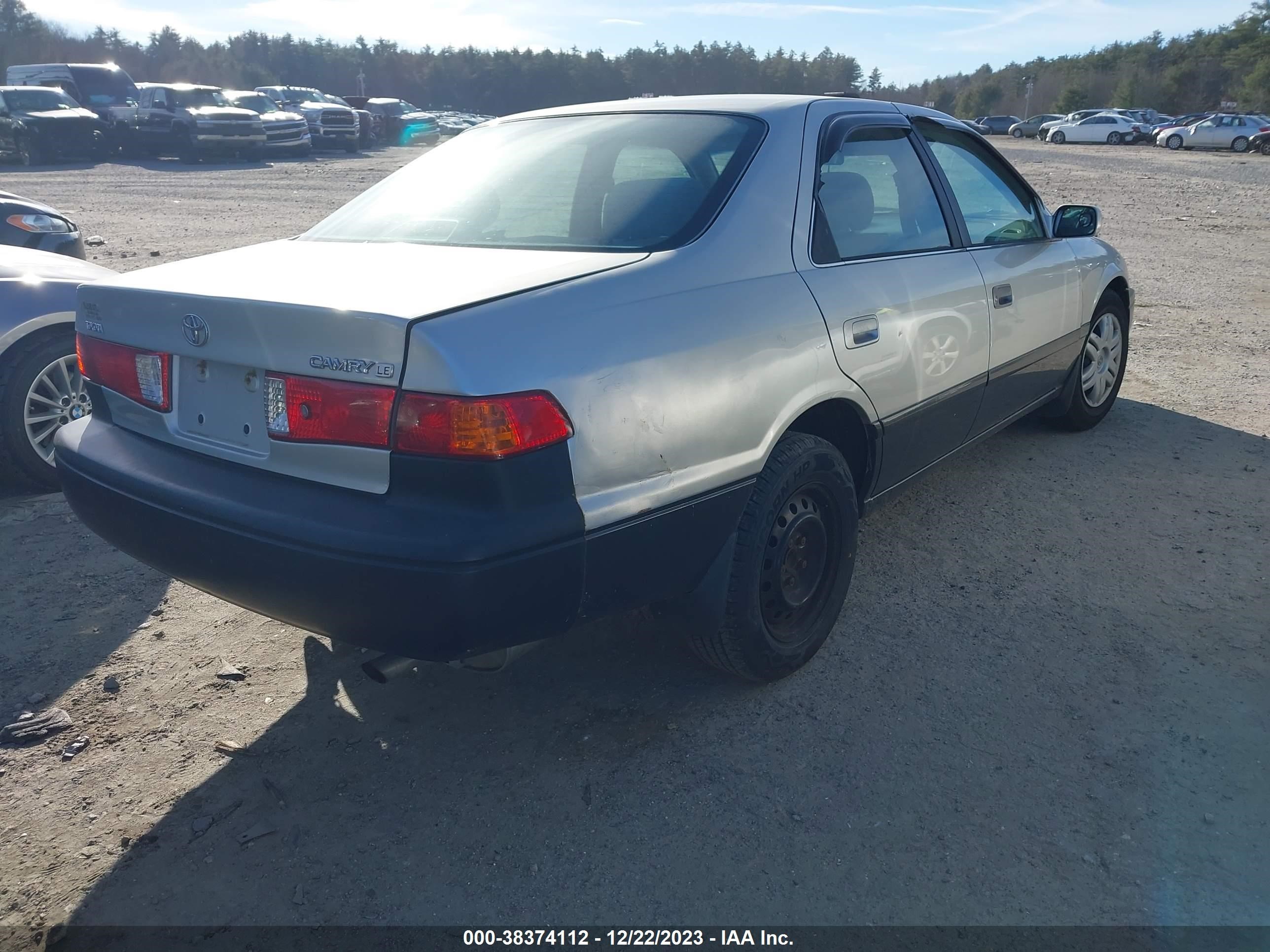 Photo 3 VIN: 4T1BG22KXYU647956 - TOYOTA CAMRY 