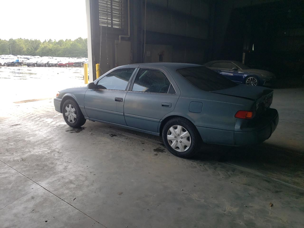 Photo 1 VIN: 4T1BG22KXYU973191 - TOYOTA CAMRY 