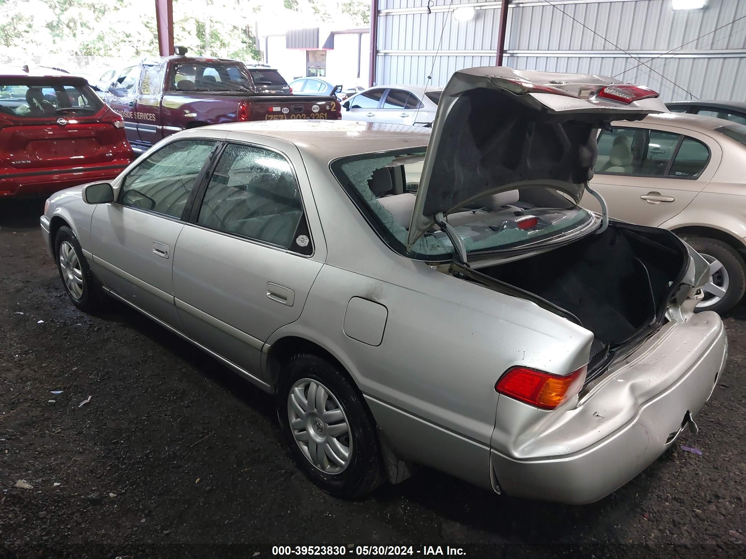 Photo 2 VIN: 4T1BG28K11U782269 - TOYOTA CAMRY 