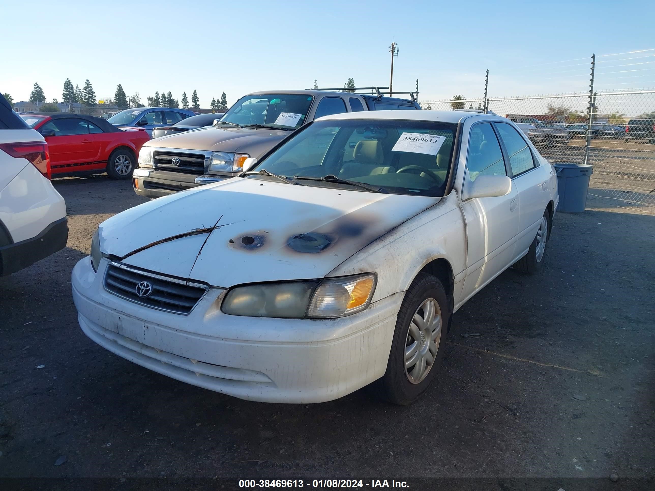 Photo 1 VIN: 4T1BG28K3YU923045 - TOYOTA CAMRY 