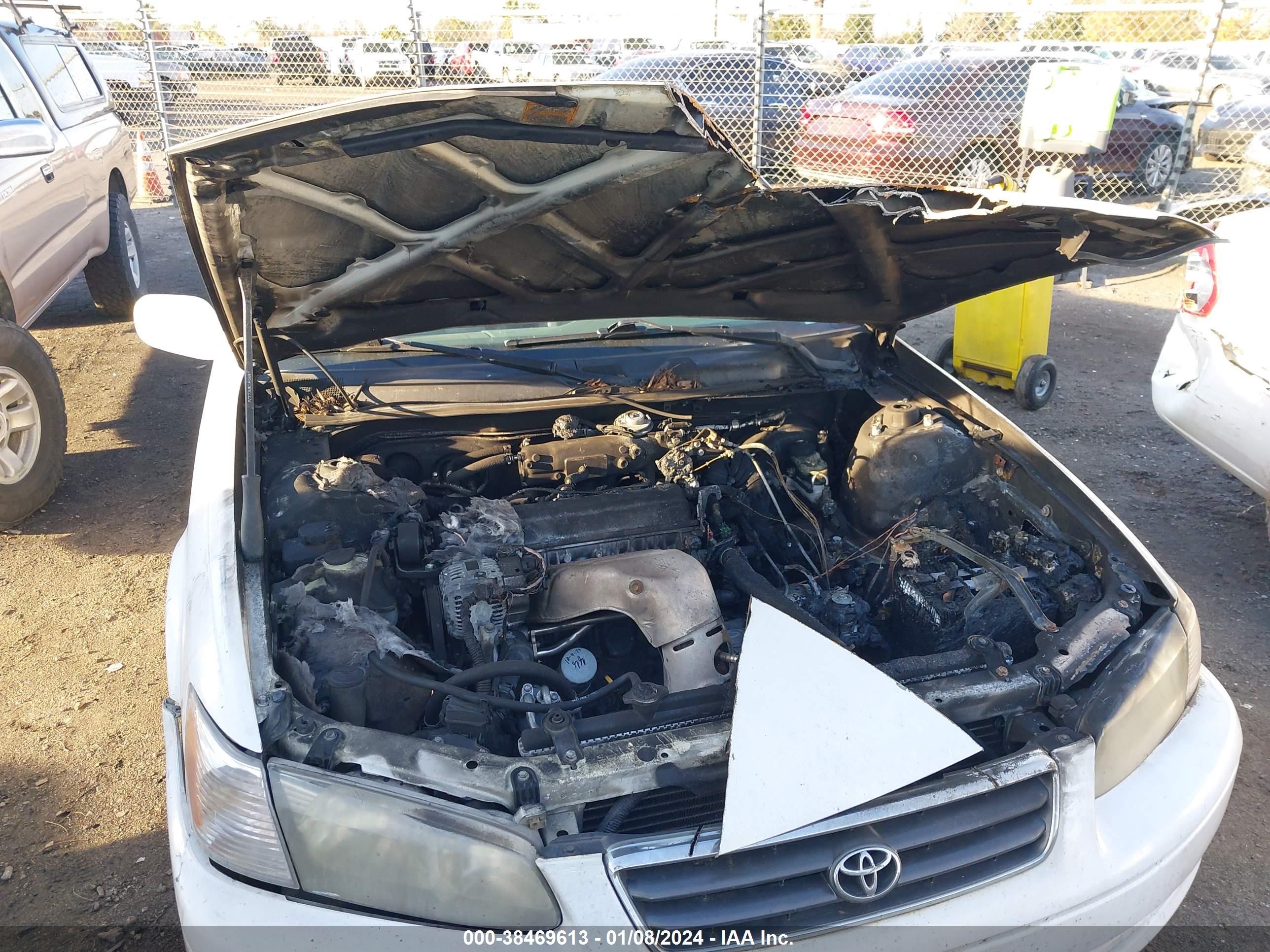 Photo 5 VIN: 4T1BG28K3YU923045 - TOYOTA CAMRY 