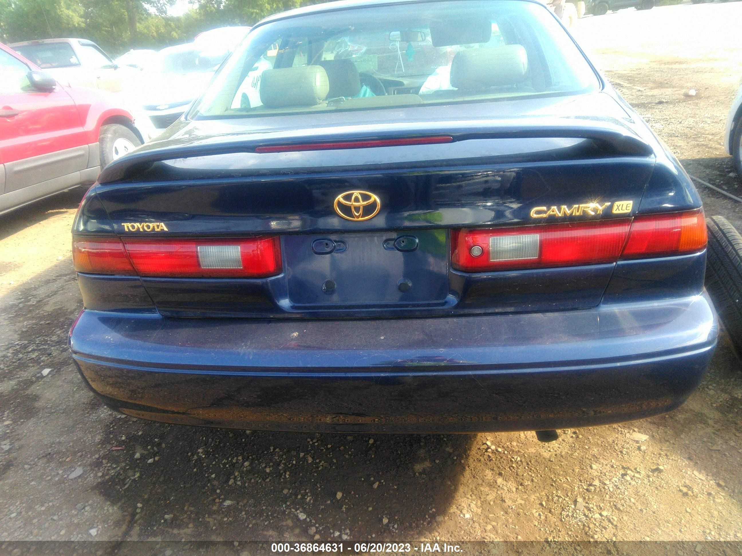 Photo 16 VIN: 4T1BG28K4WU239960 - TOYOTA CAMRY 