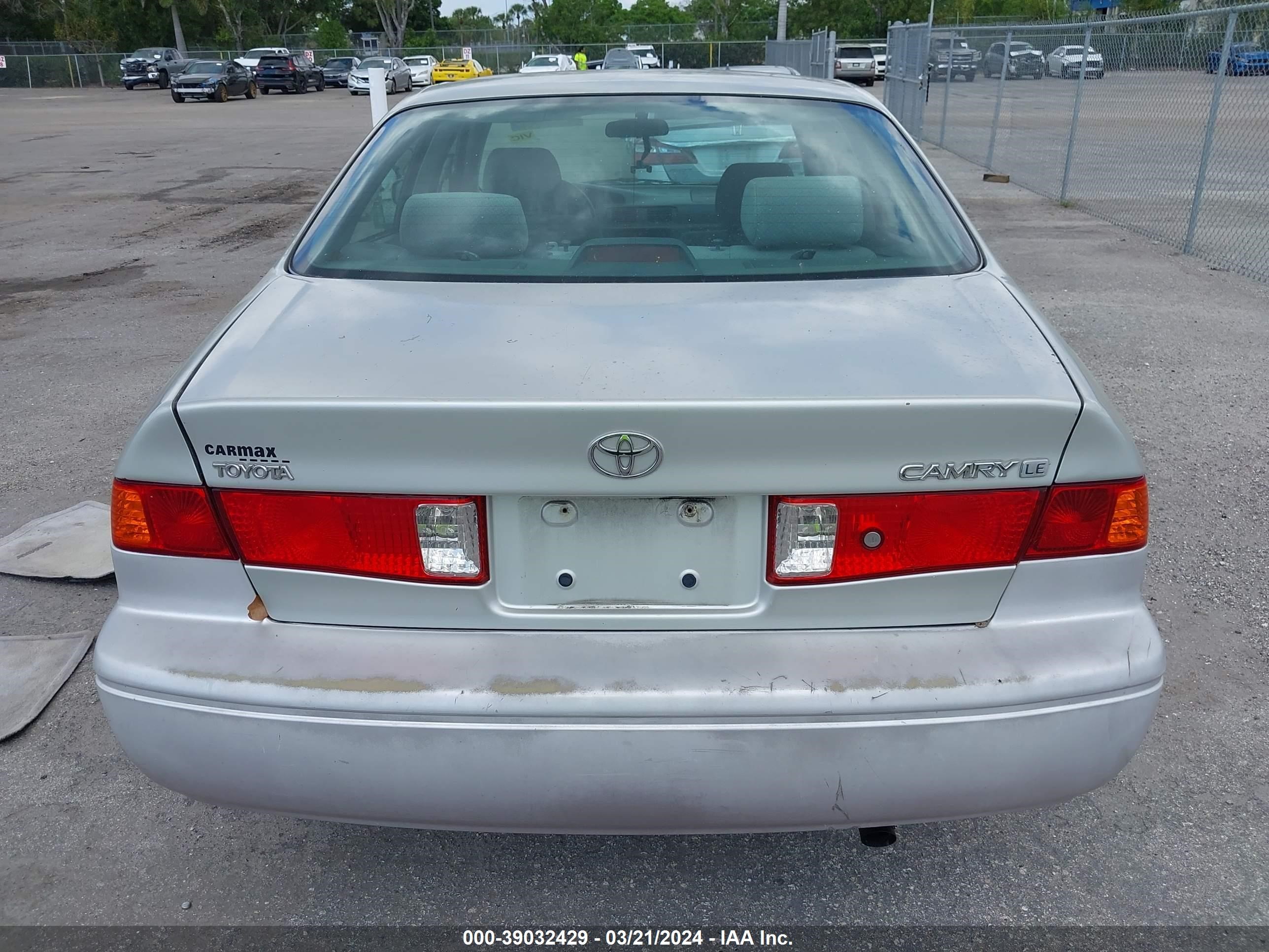 Photo 14 VIN: 4T1BG28K6YU681304 - TOYOTA CAMRY 