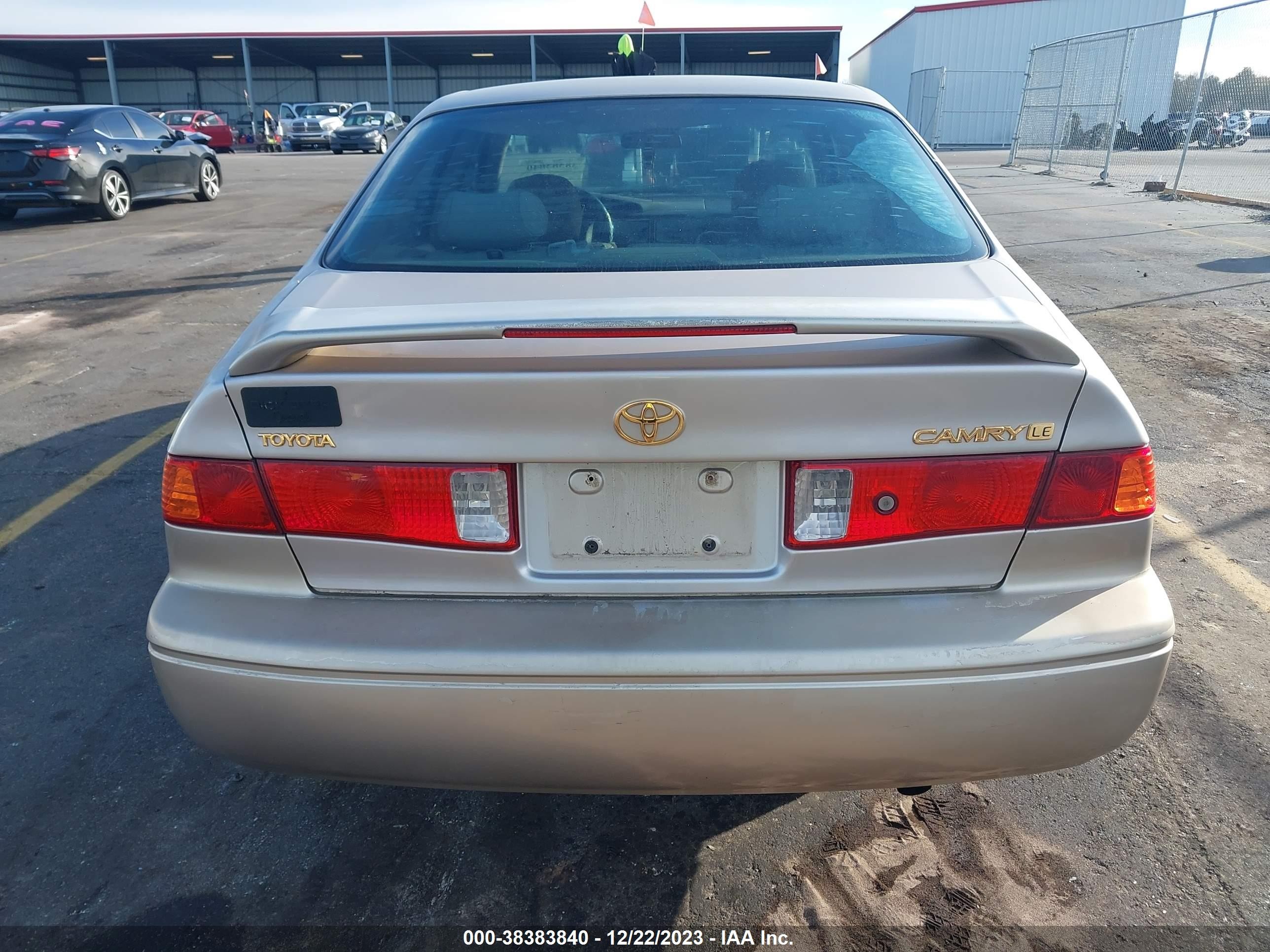 Photo 15 VIN: 4T1BG28K7YU946229 - TOYOTA CAMRY 