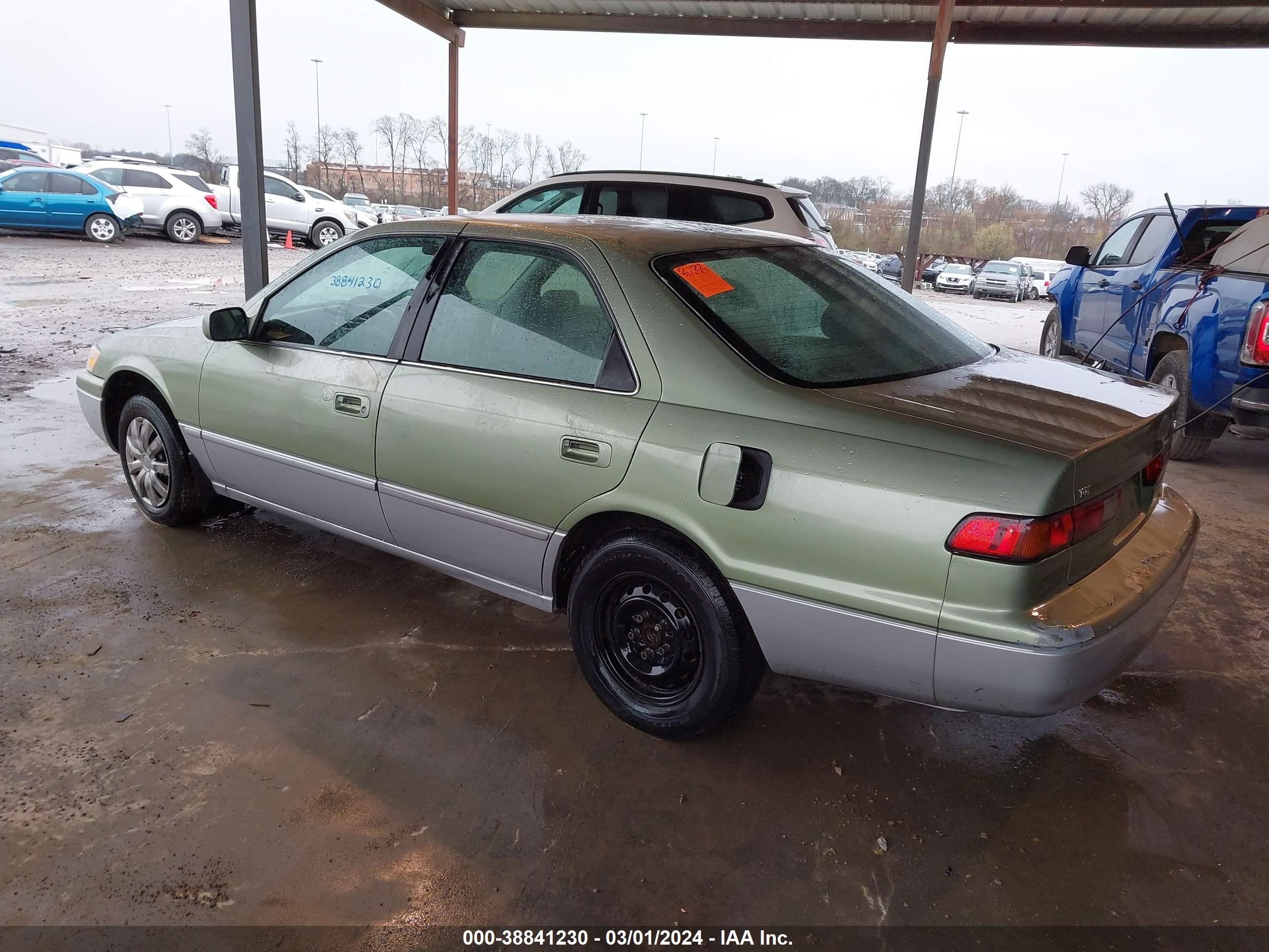 Photo 2 VIN: 4T1BG28KXXU439890 - TOYOTA CAMRY 