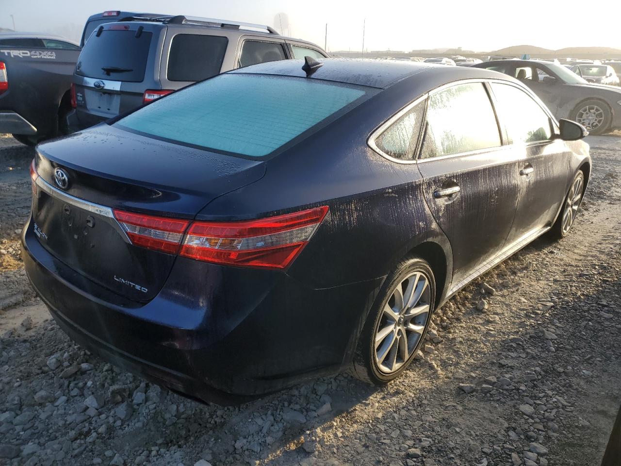 Photo 2 VIN: 4T1BK1EB0DU062950 - TOYOTA AVALON 