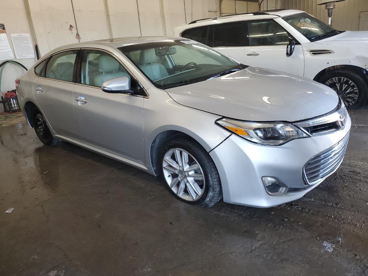 Photo 3 VIN: 4T1BK1EB0EU095626 - TOYOTA AVALON 