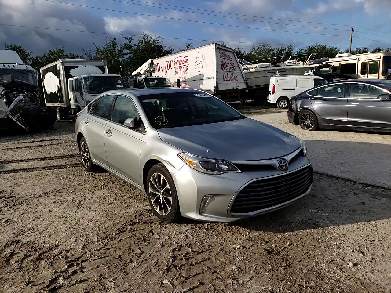 Photo 10 VIN: 4T1BK1EB0HU250308 - TOYOTA AVALON XLE 