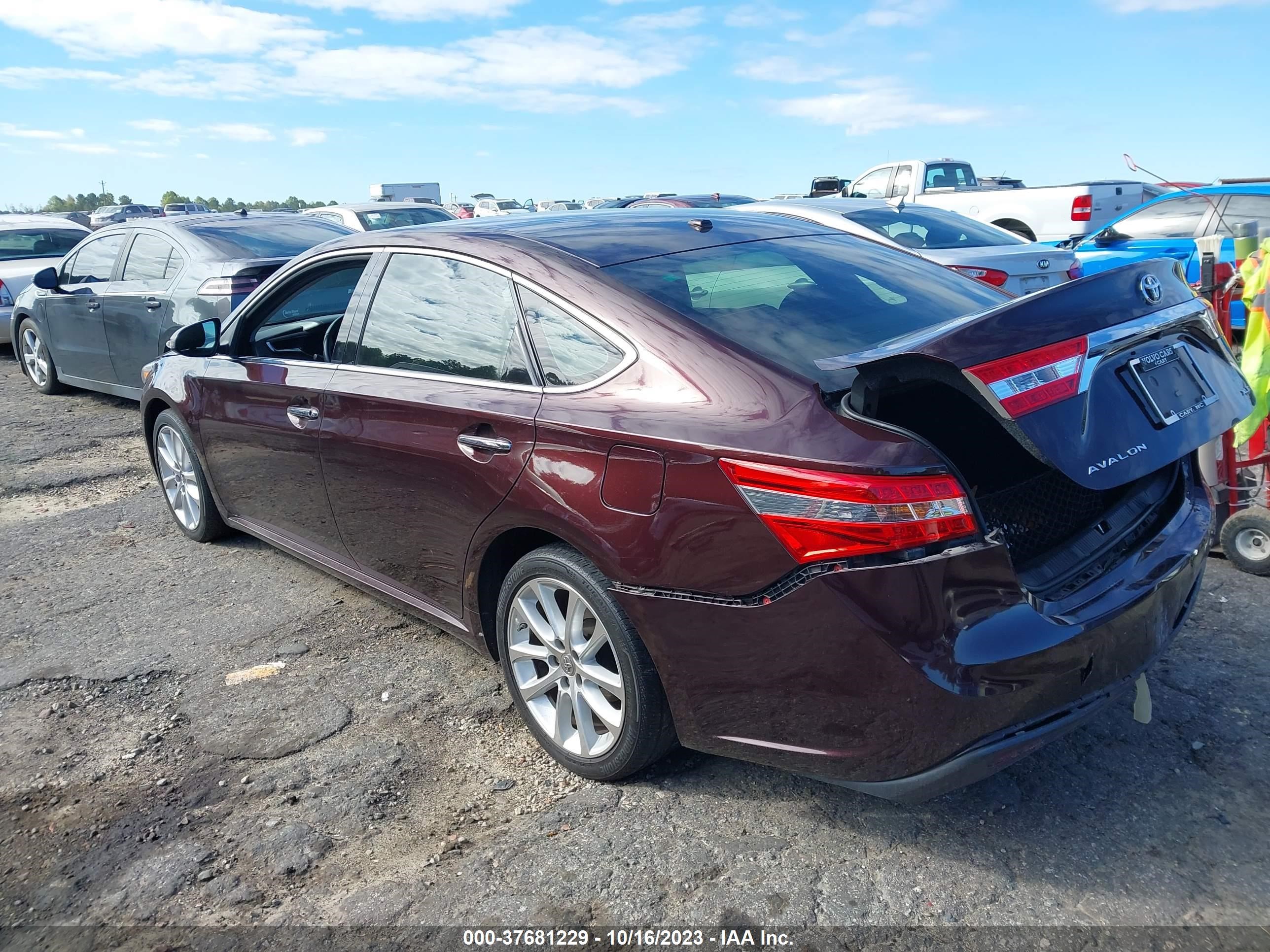 Photo 2 VIN: 4T1BK1EB1DU019668 - TOYOTA AVALON 