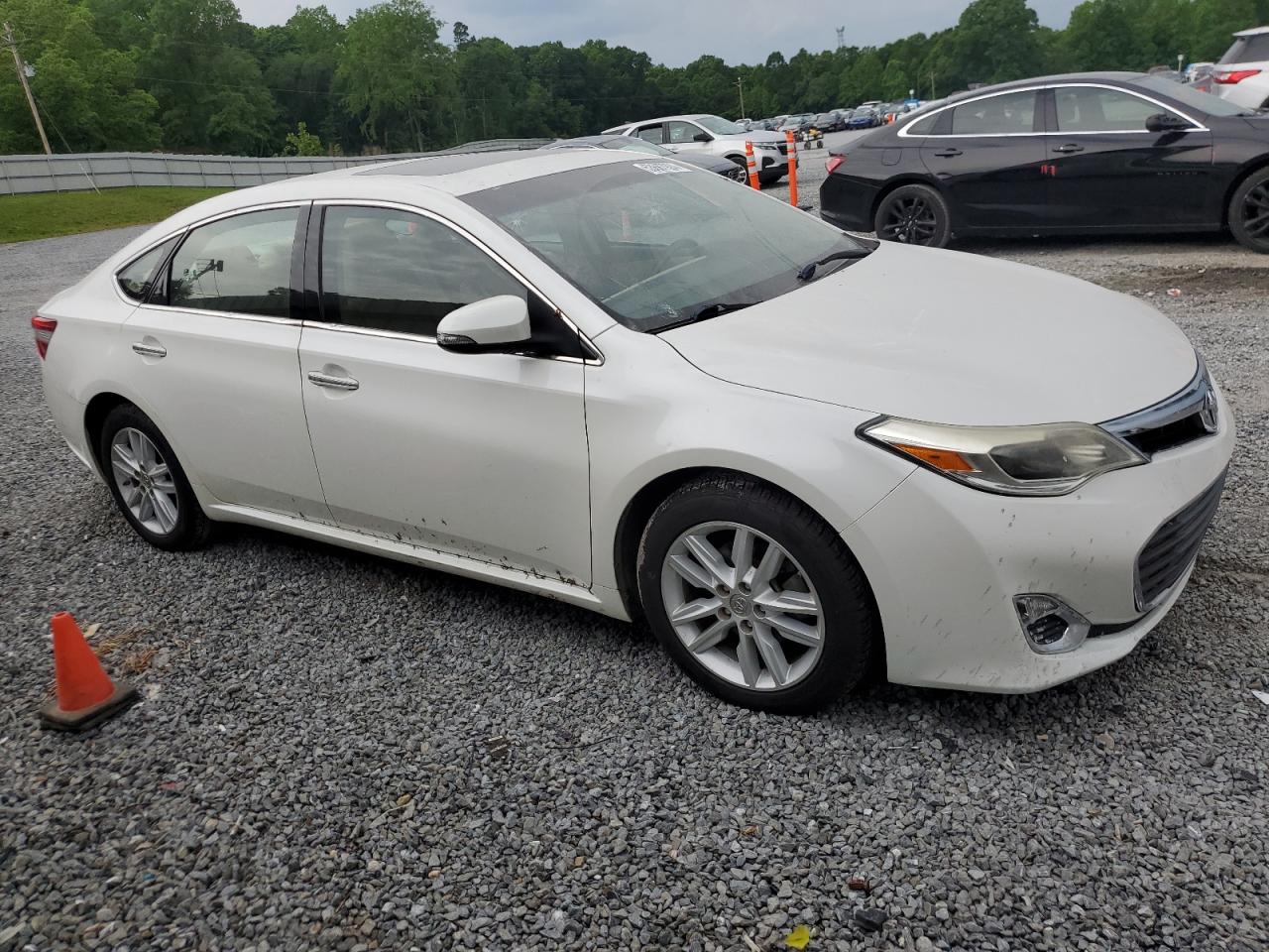 Photo 3 VIN: 4T1BK1EB1EU116158 - TOYOTA AVALON 