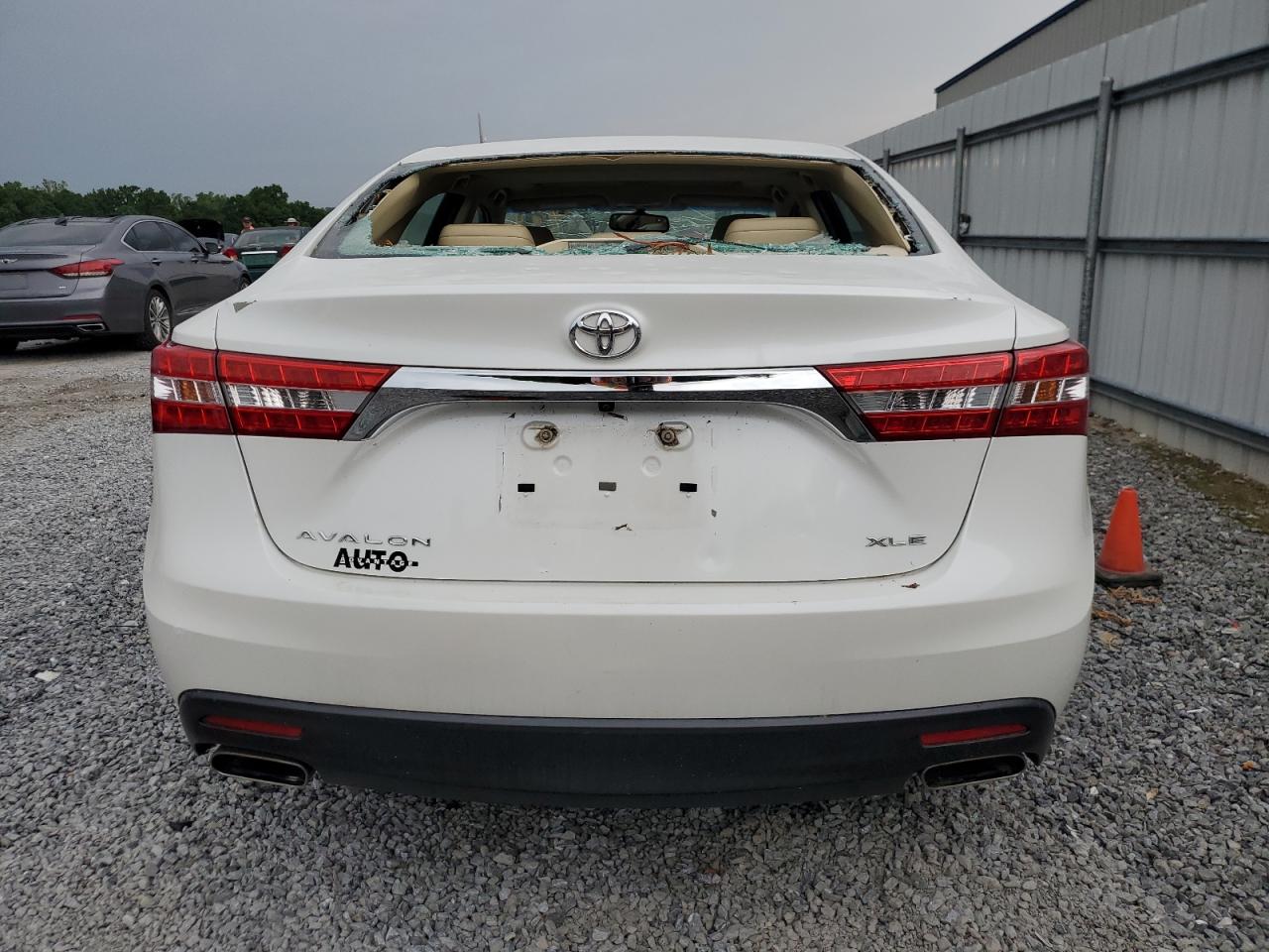 Photo 5 VIN: 4T1BK1EB1EU116158 - TOYOTA AVALON 