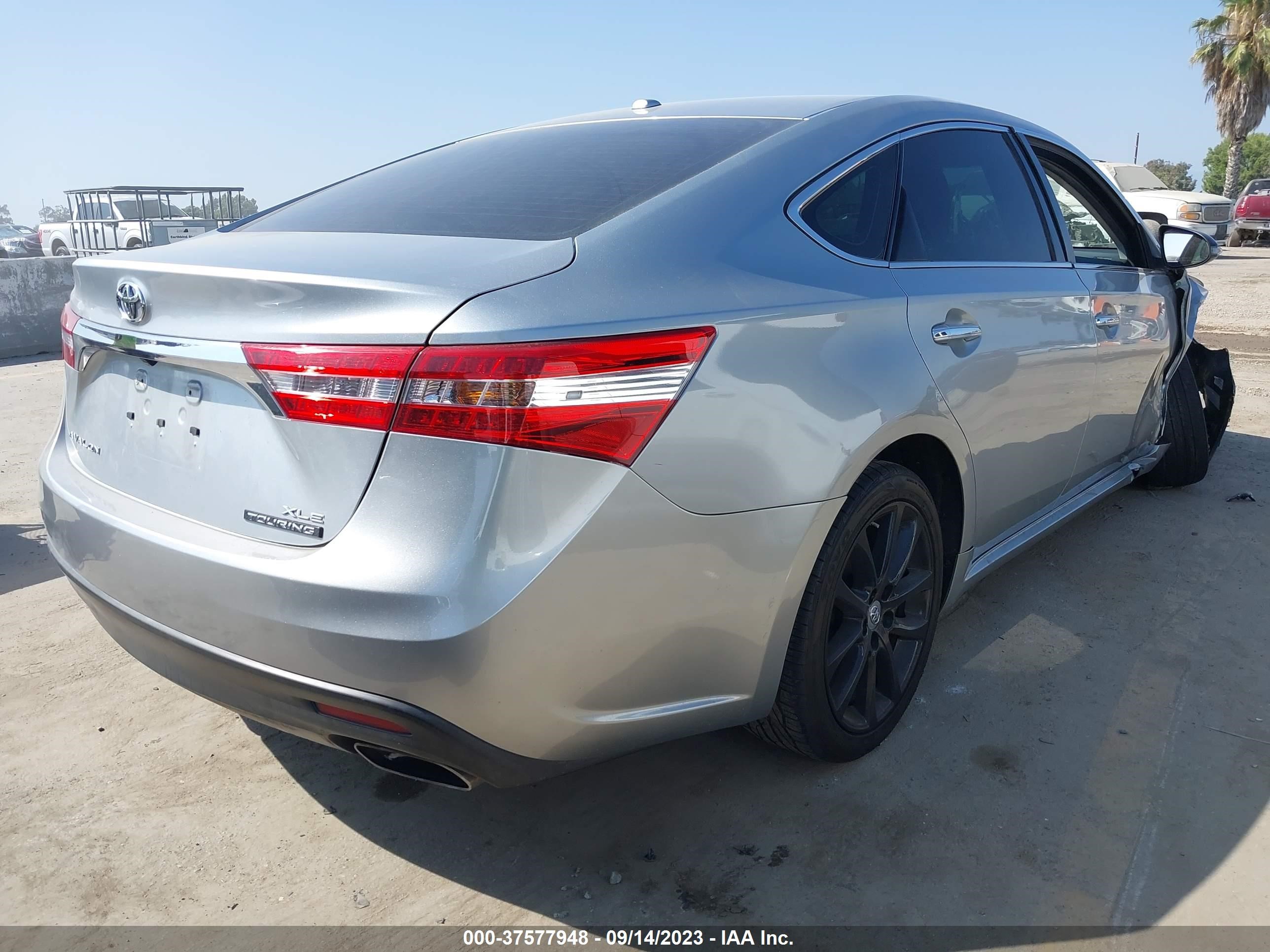 Photo 3 VIN: 4T1BK1EB1FU177110 - TOYOTA AVALON 