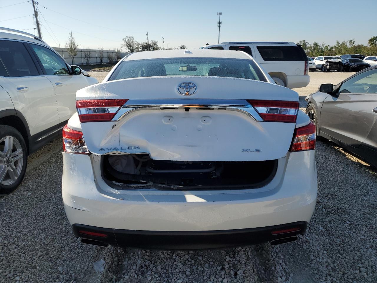 Photo 5 VIN: 4T1BK1EB1FU180122 - TOYOTA AVALON 