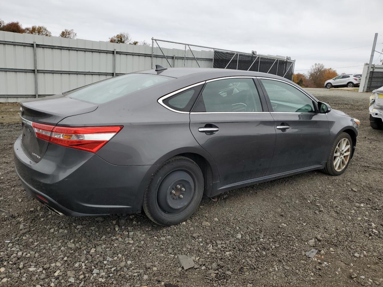 Photo 2 VIN: 4T1BK1EB2DU022675 - TOYOTA AVALON 