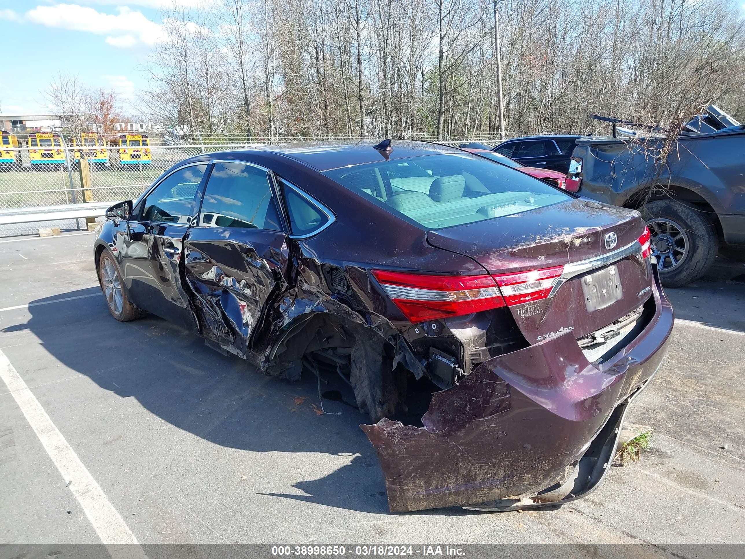 Photo 2 VIN: 4T1BK1EB3DU058438 - TOYOTA AVALON 