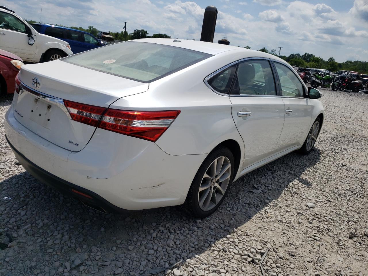 Photo 2 VIN: 4T1BK1EB3EU115903 - TOYOTA AVALON 