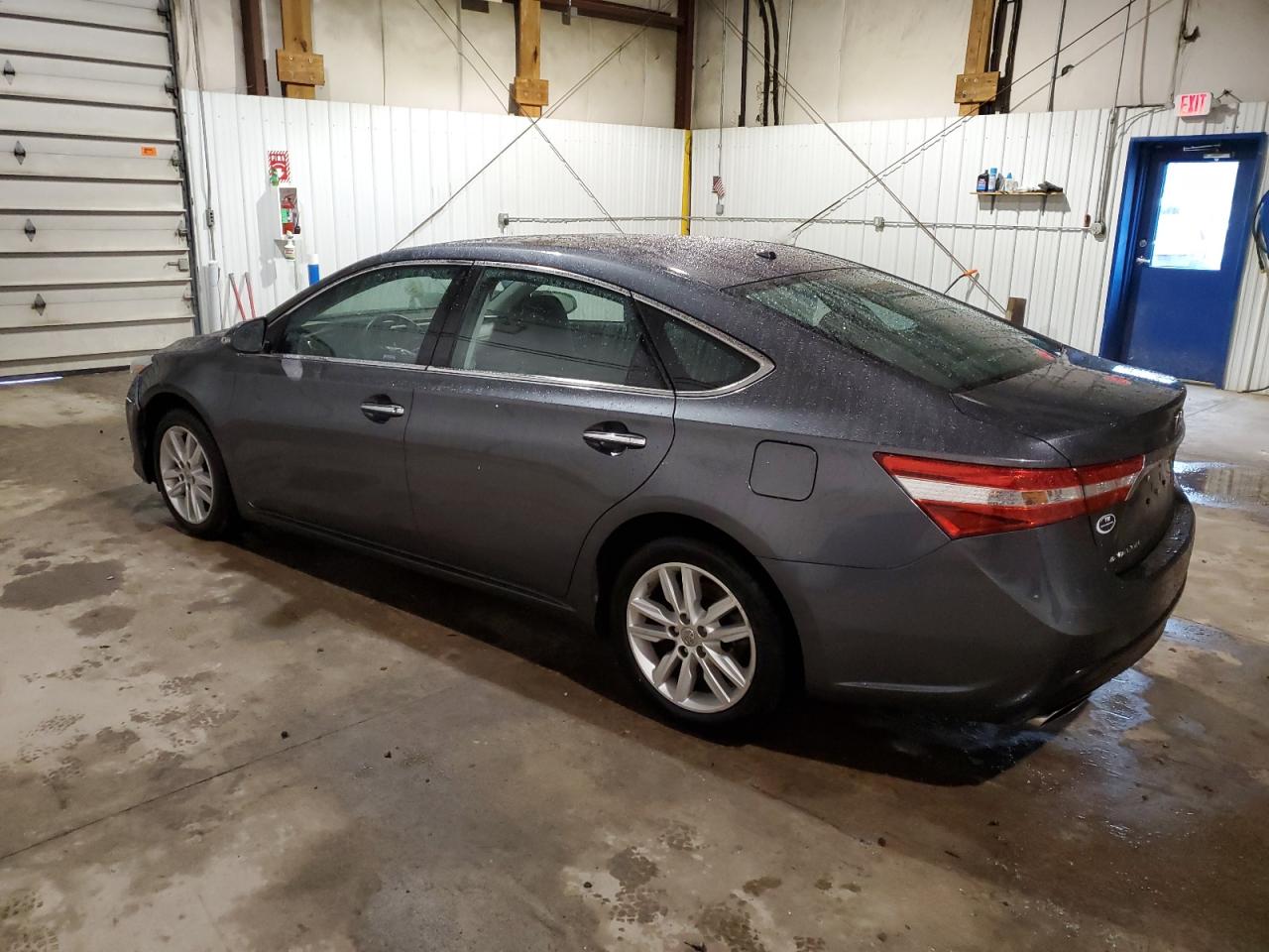 Photo 1 VIN: 4T1BK1EB3FU160003 - TOYOTA AVALON 