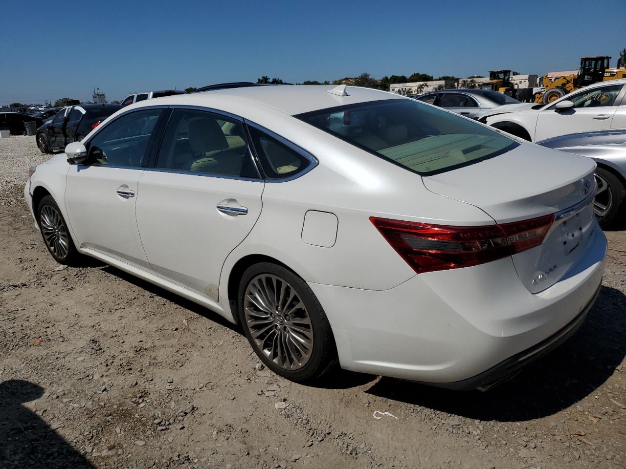 Photo 1 VIN: 4T1BK1EB3JU271773 - TOYOTA AVALON 