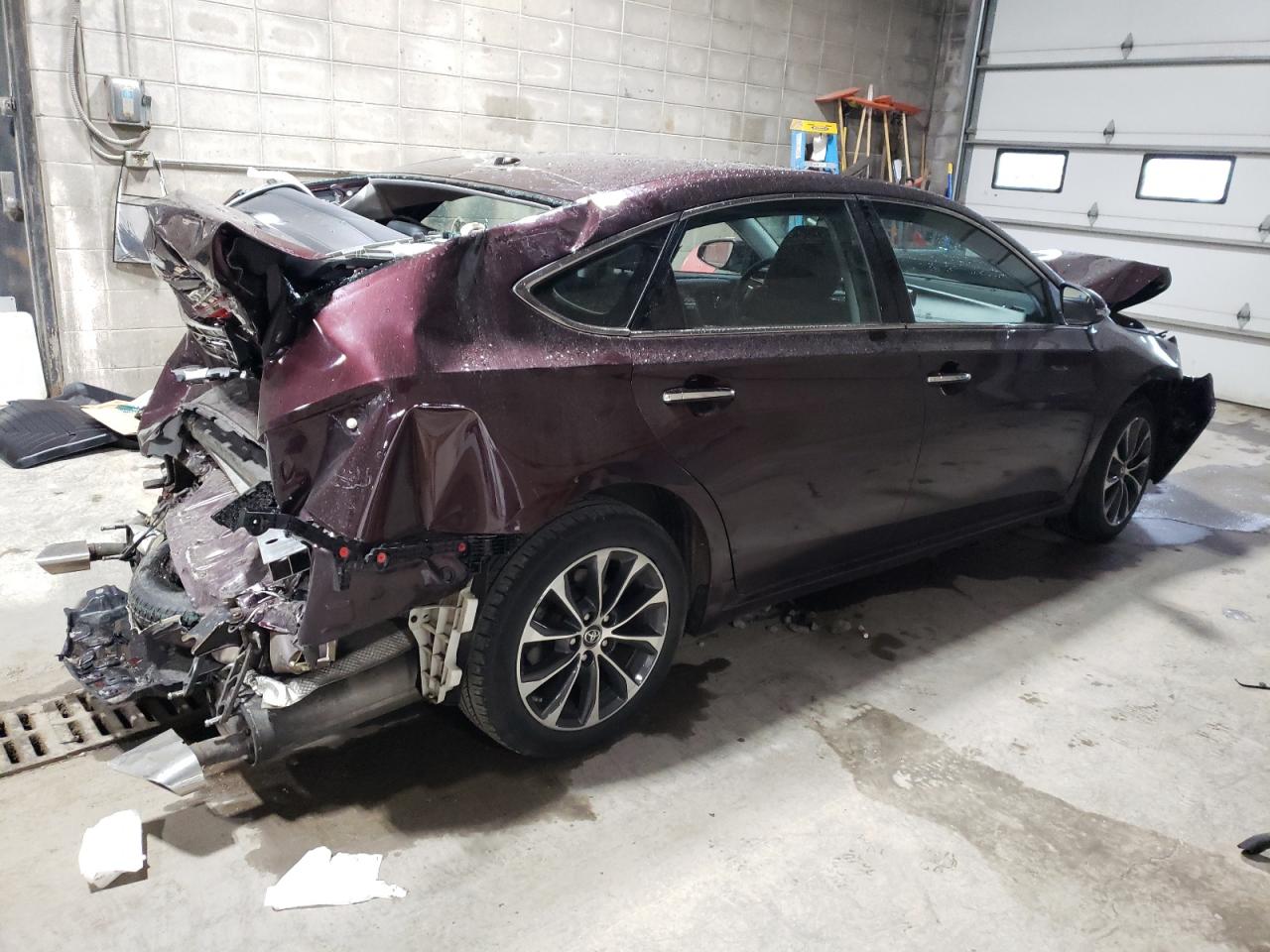 Photo 2 VIN: 4T1BK1EB3JU288704 - TOYOTA AVALON 