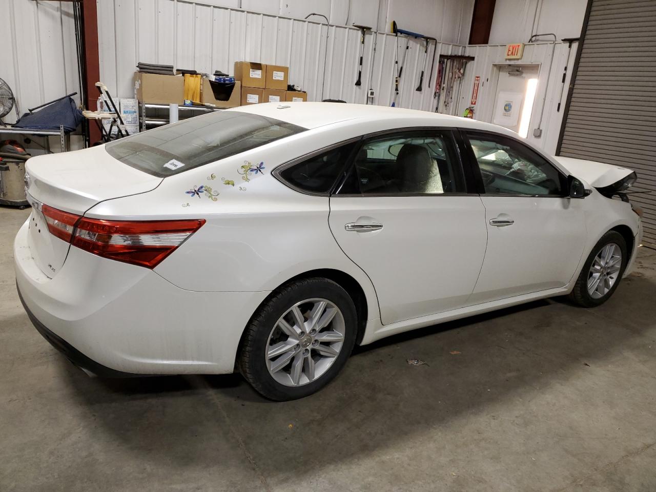 Photo 2 VIN: 4T1BK1EB4FU158177 - TOYOTA AVALON 