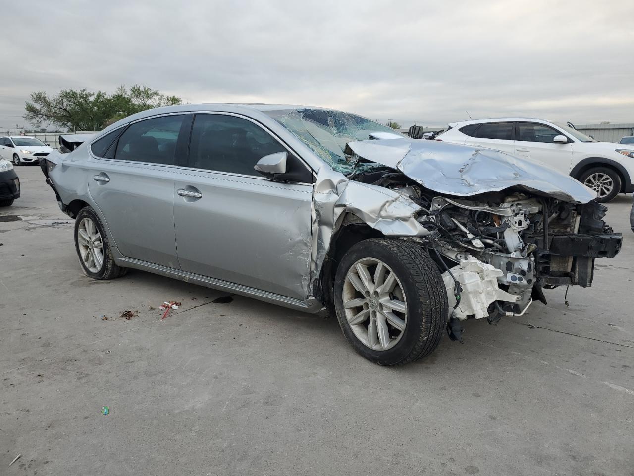 Photo 3 VIN: 4T1BK1EB4FU186464 - TOYOTA AVALON 