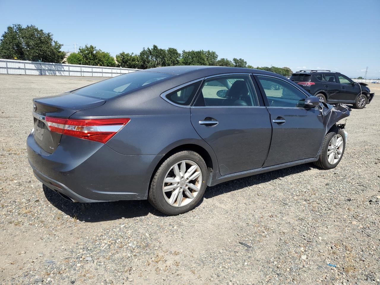 Photo 2 VIN: 4T1BK1EB5DU055749 - TOYOTA AVALON 