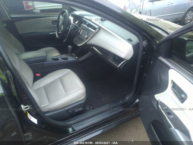 Photo 4 VIN: 4T1BK1EB5EU084881 - TOYOTA AVALON 