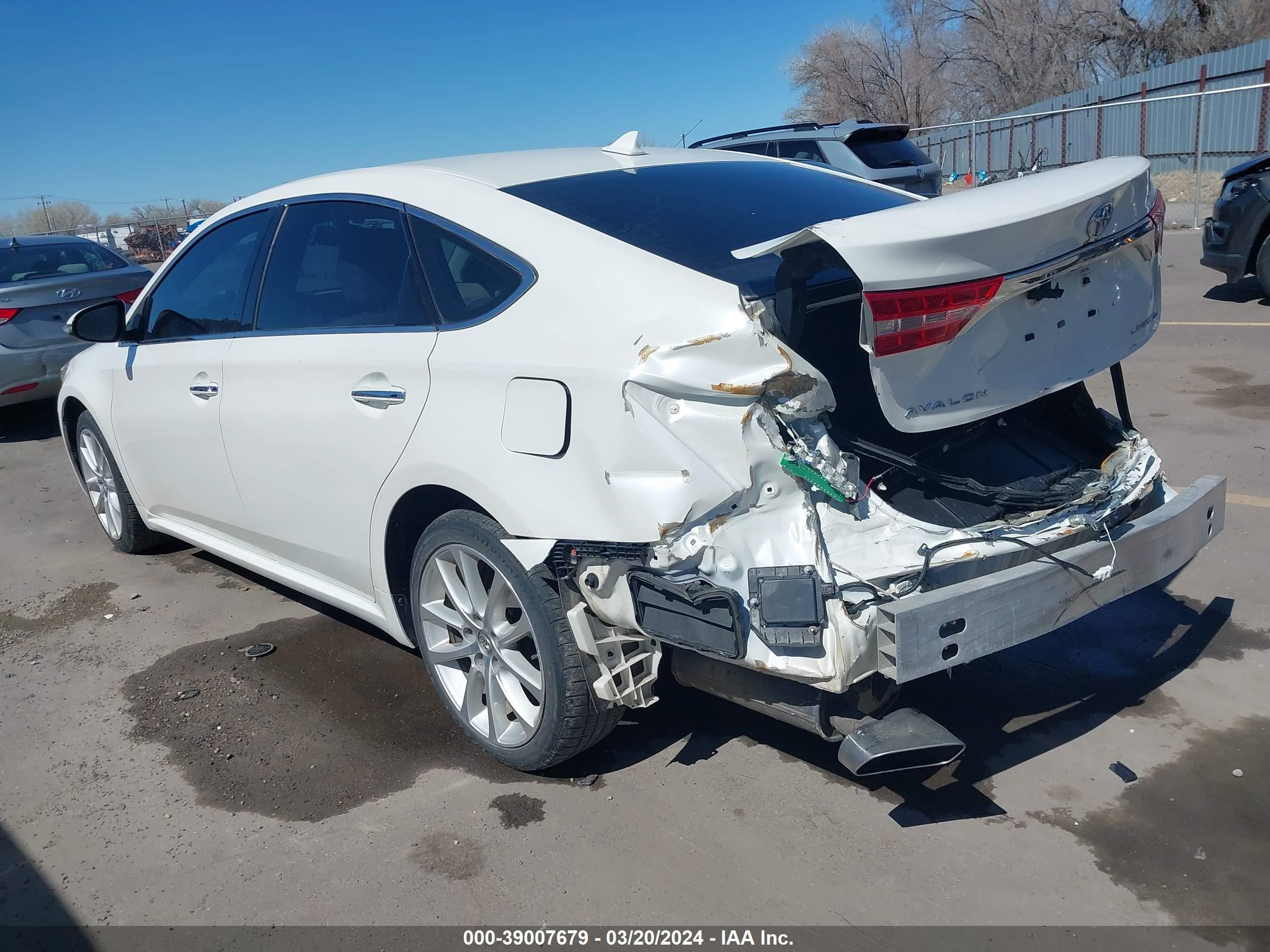 Photo 2 VIN: 4T1BK1EB5EU094813 - TOYOTA AVALON 