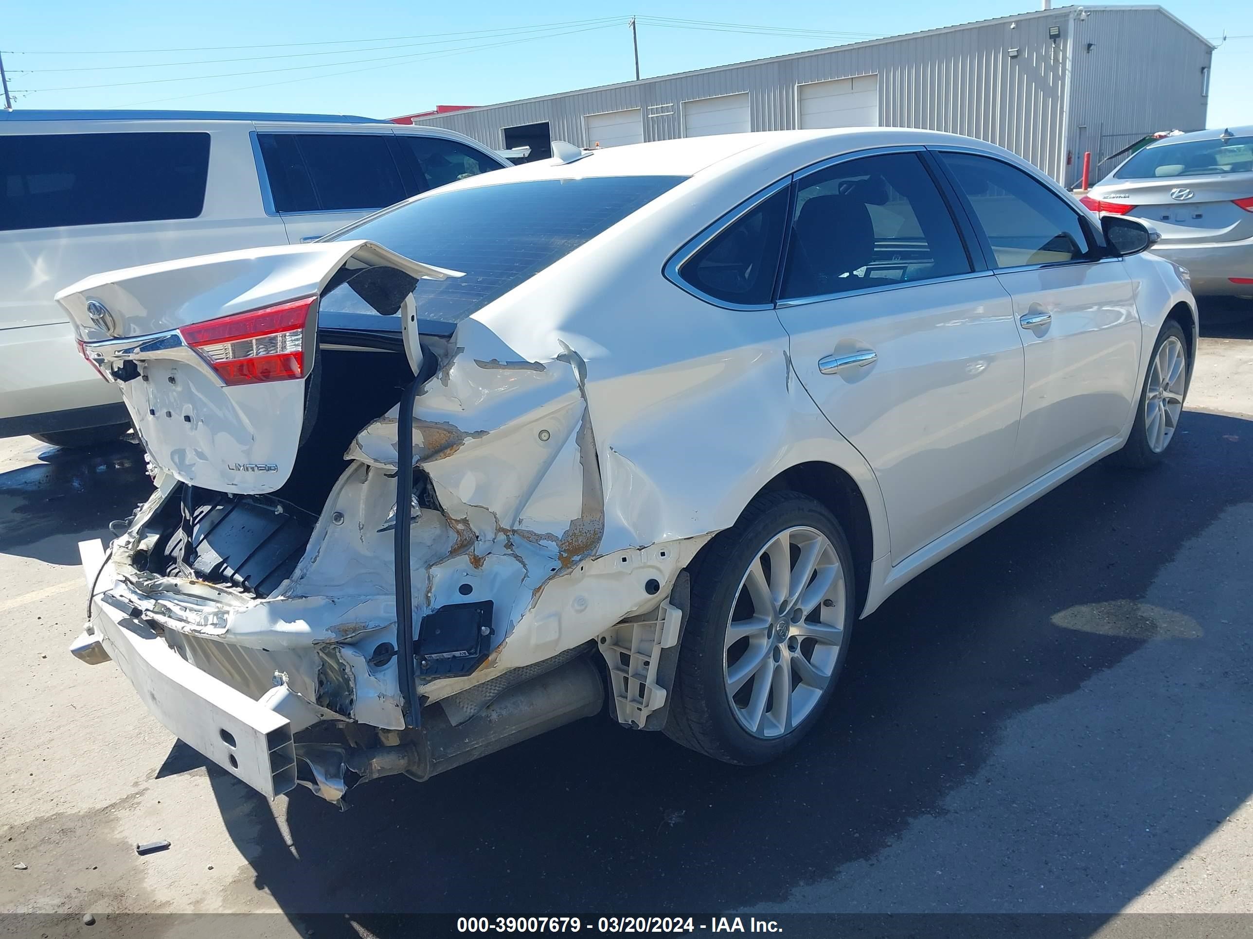 Photo 3 VIN: 4T1BK1EB5EU094813 - TOYOTA AVALON 