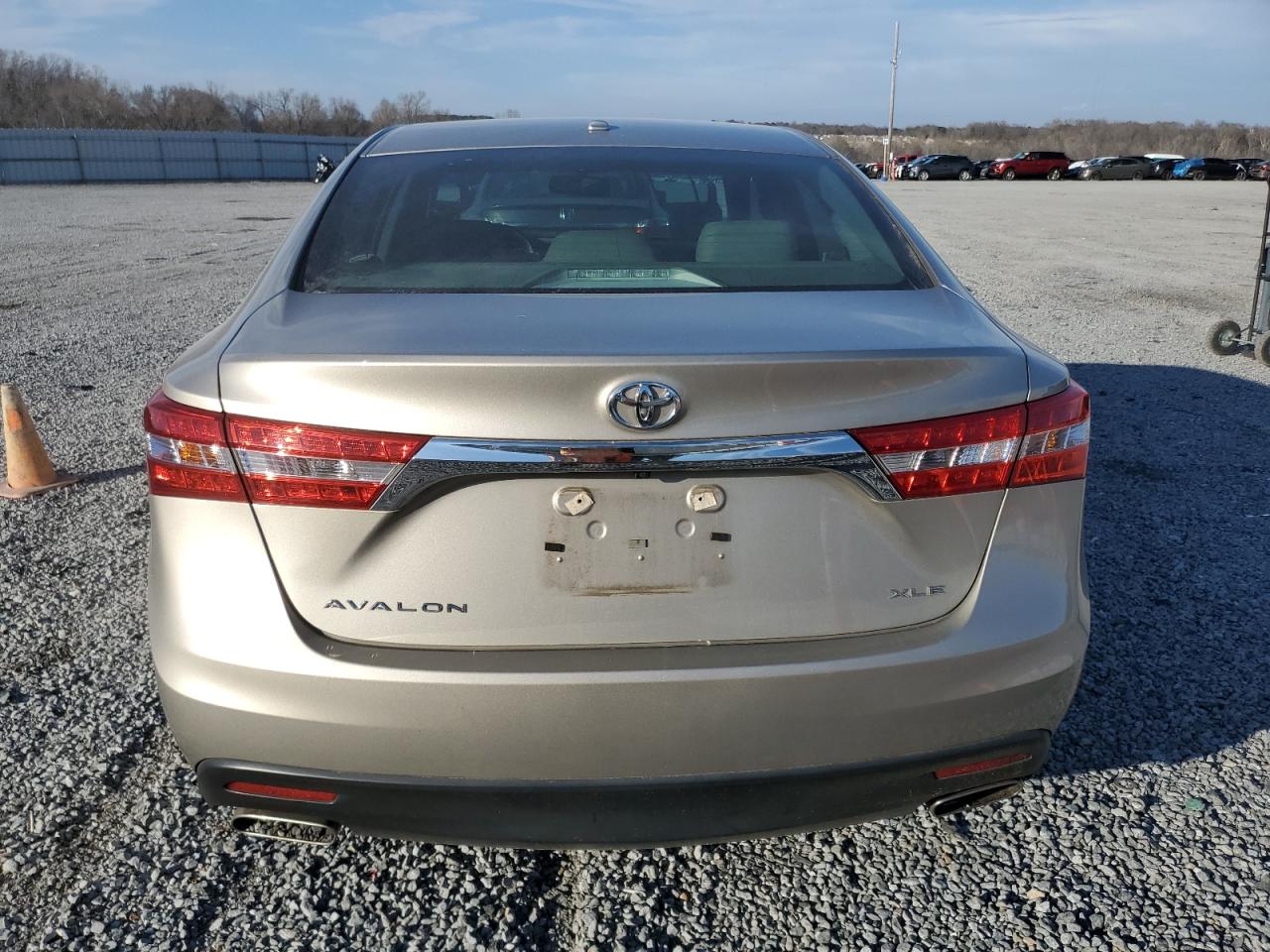 Photo 5 VIN: 4T1BK1EB5EU136638 - TOYOTA AVALON 