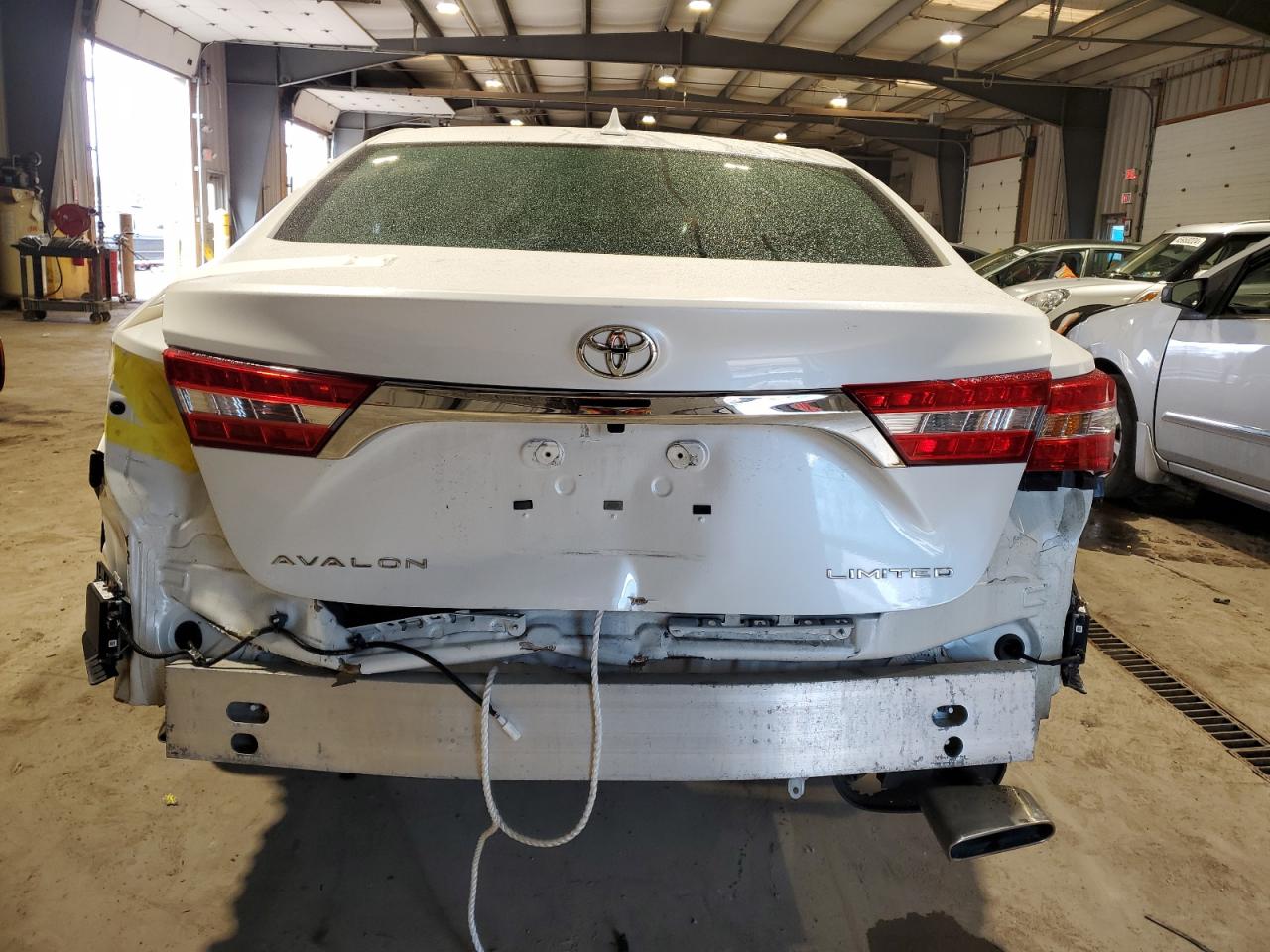 Photo 5 VIN: 4T1BK1EB5FU155188 - TOYOTA AVALON 