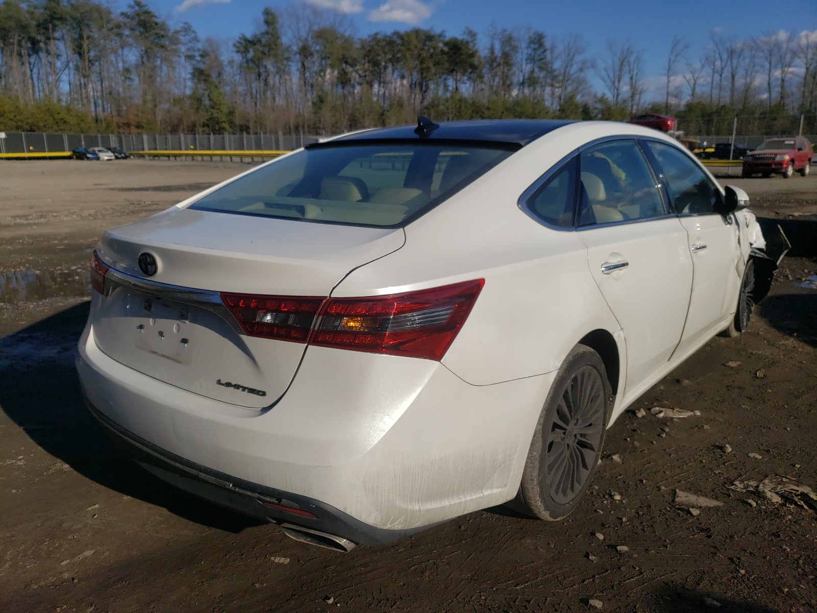 Photo 3 VIN: 4T1BK1EB5HU251714 - TOYOTA AVALON XLE 