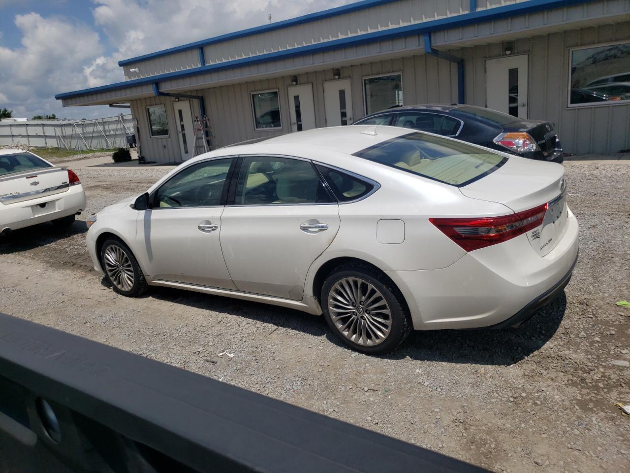 Photo 1 VIN: 4T1BK1EB5JU270253 - TOYOTA AVALON 