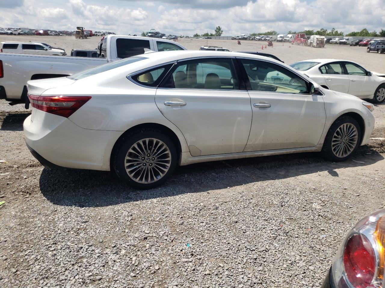 Photo 2 VIN: 4T1BK1EB5JU270253 - TOYOTA AVALON 