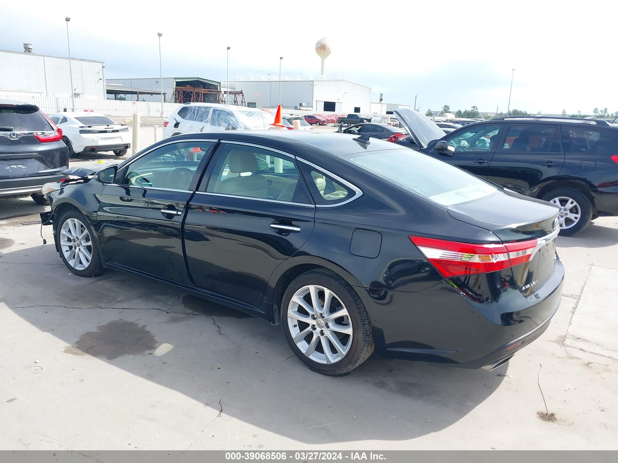 Photo 2 VIN: 4T1BK1EB6DU028589 - TOYOTA AVALON 